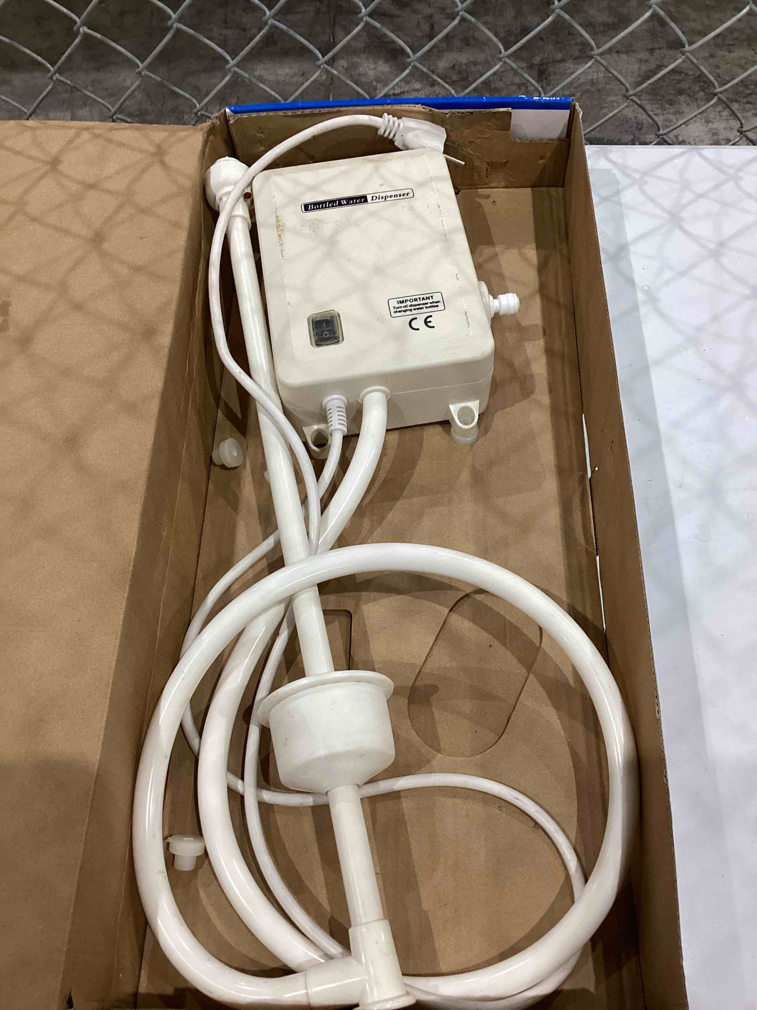 https://s3.amazonaws.com/lotting-images-prod/bidfta/PNK1501812_1758208383972.jpeg