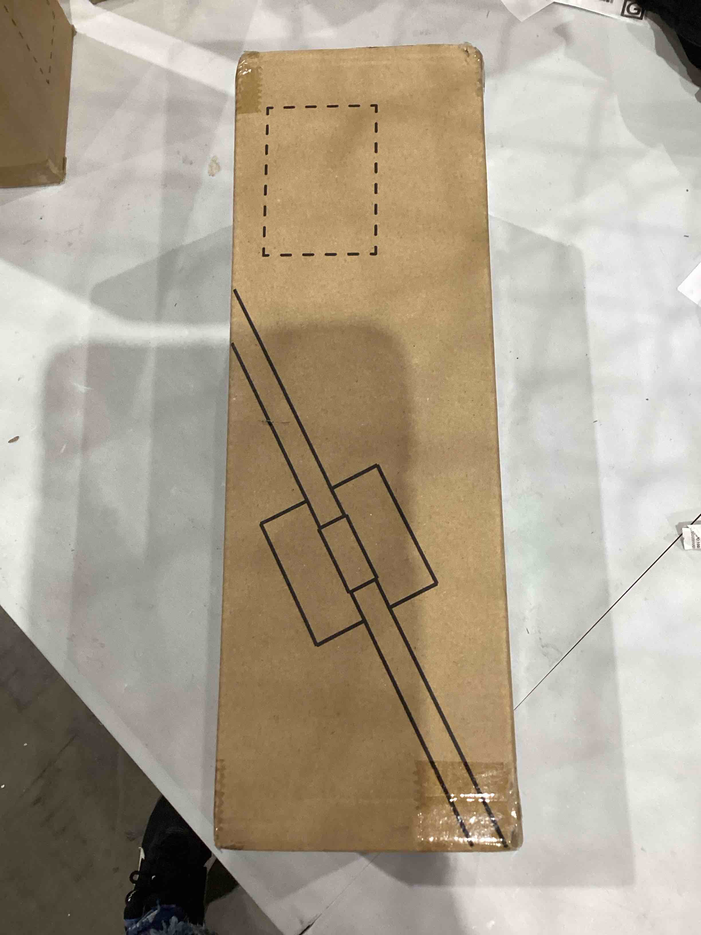 https://s3.amazonaws.com/lotting-images-prod/bidfta/PNK1501963_1758648593974.jpeg