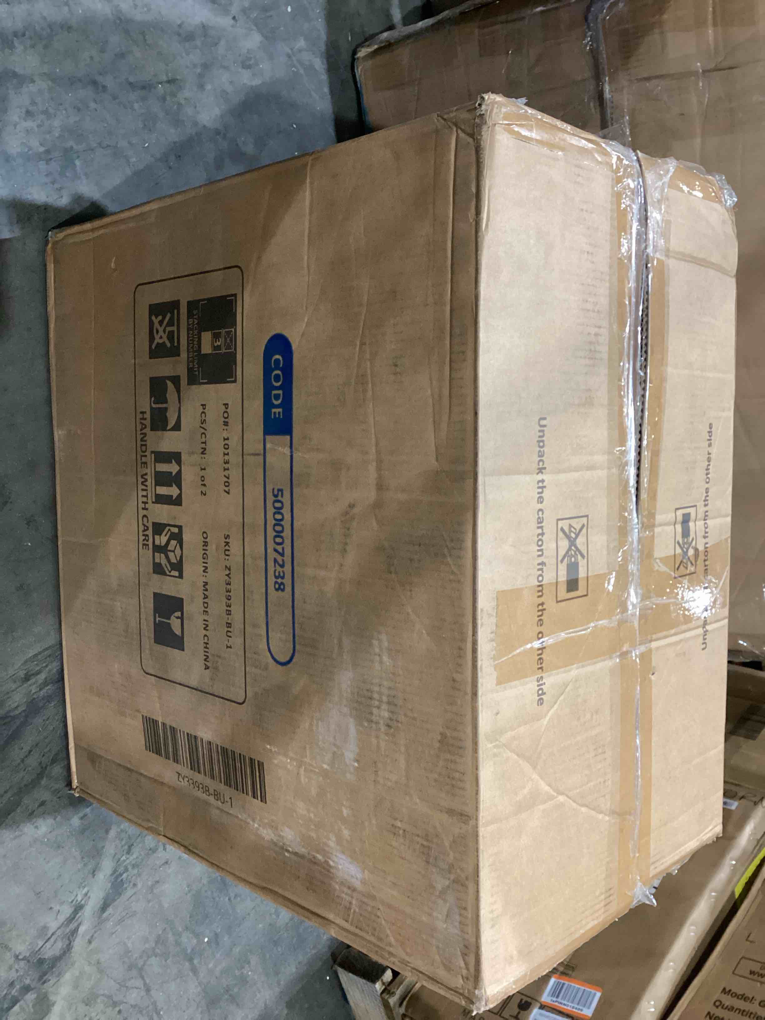 https://s3.amazonaws.com/lotting-images-prod/bidfta/PNK1501985_1758724409580.jpeg