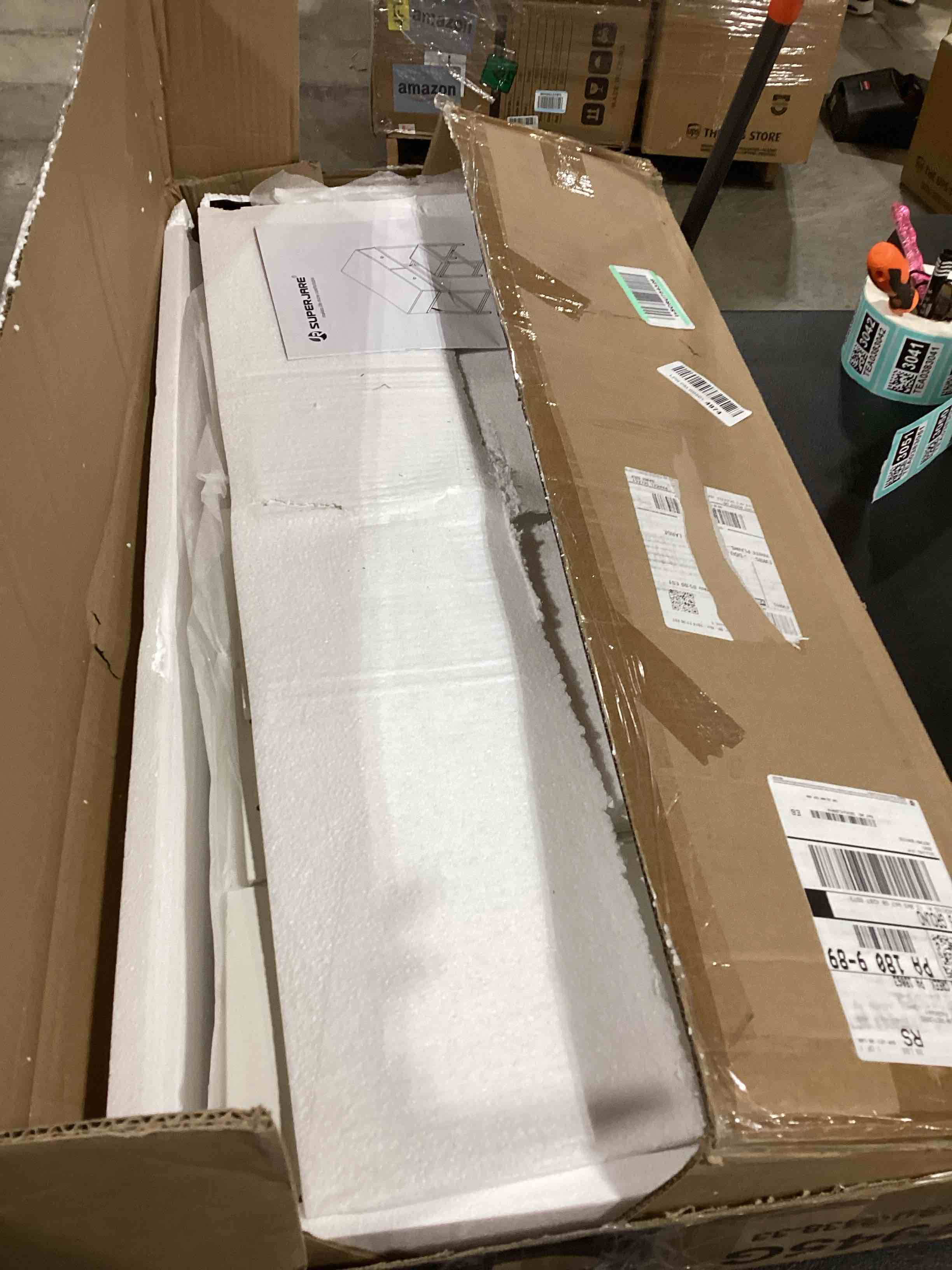 https://s3.amazonaws.com/lotting-images-prod/bidfta/PNK1504027_1733231610918.jpeg