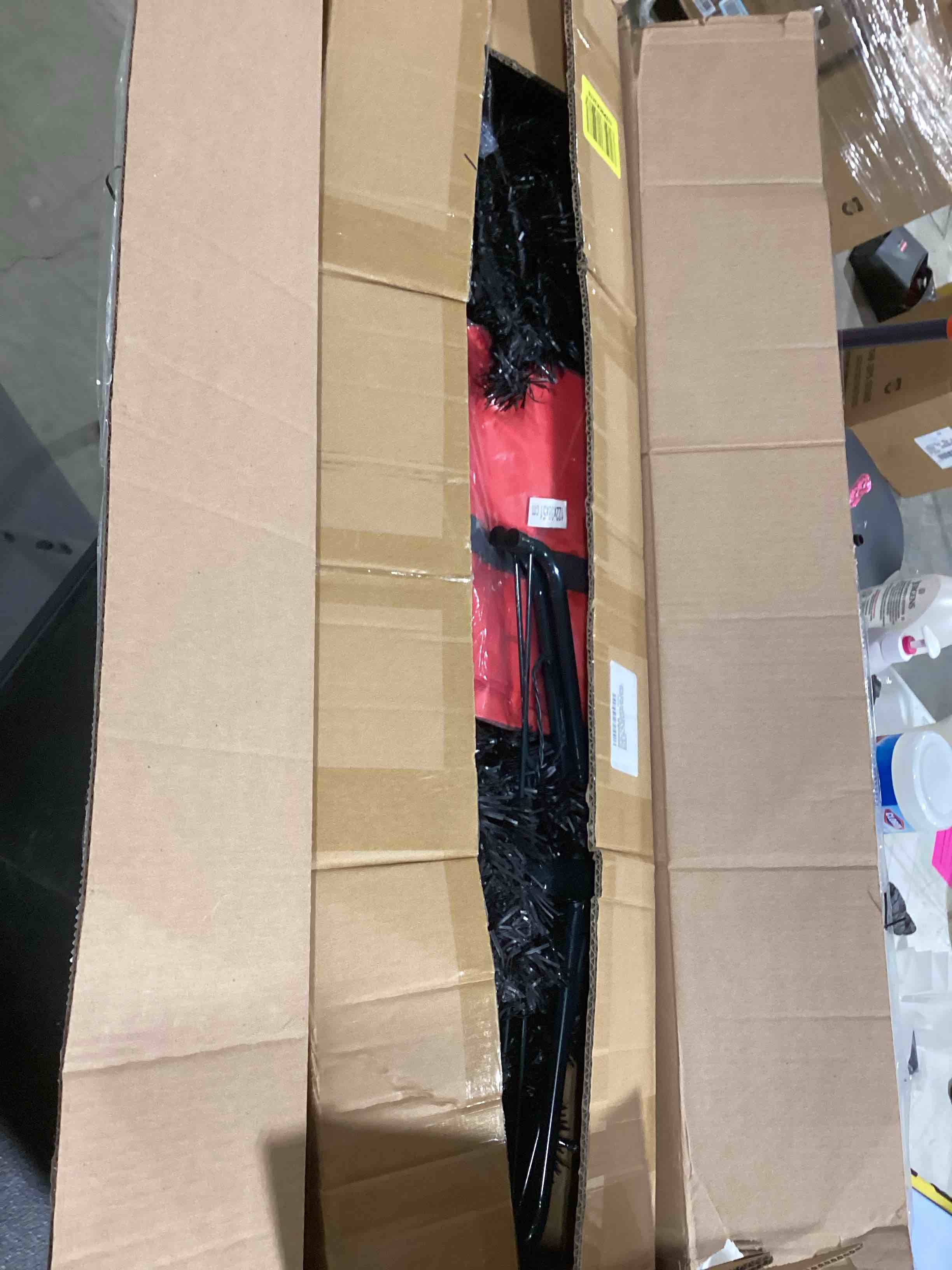 https://s3.amazonaws.com/lotting-images-prod/bidfta/PNK1504029_1733231796299.jpeg