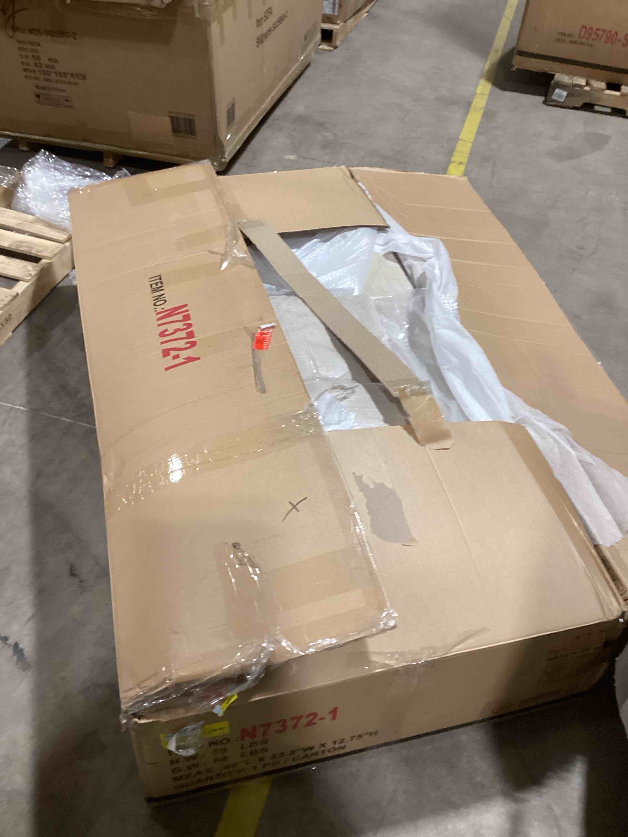 https://s3.amazonaws.com/lotting-images-prod/bidfta/PNK1504515_1733858738852.jpeg
