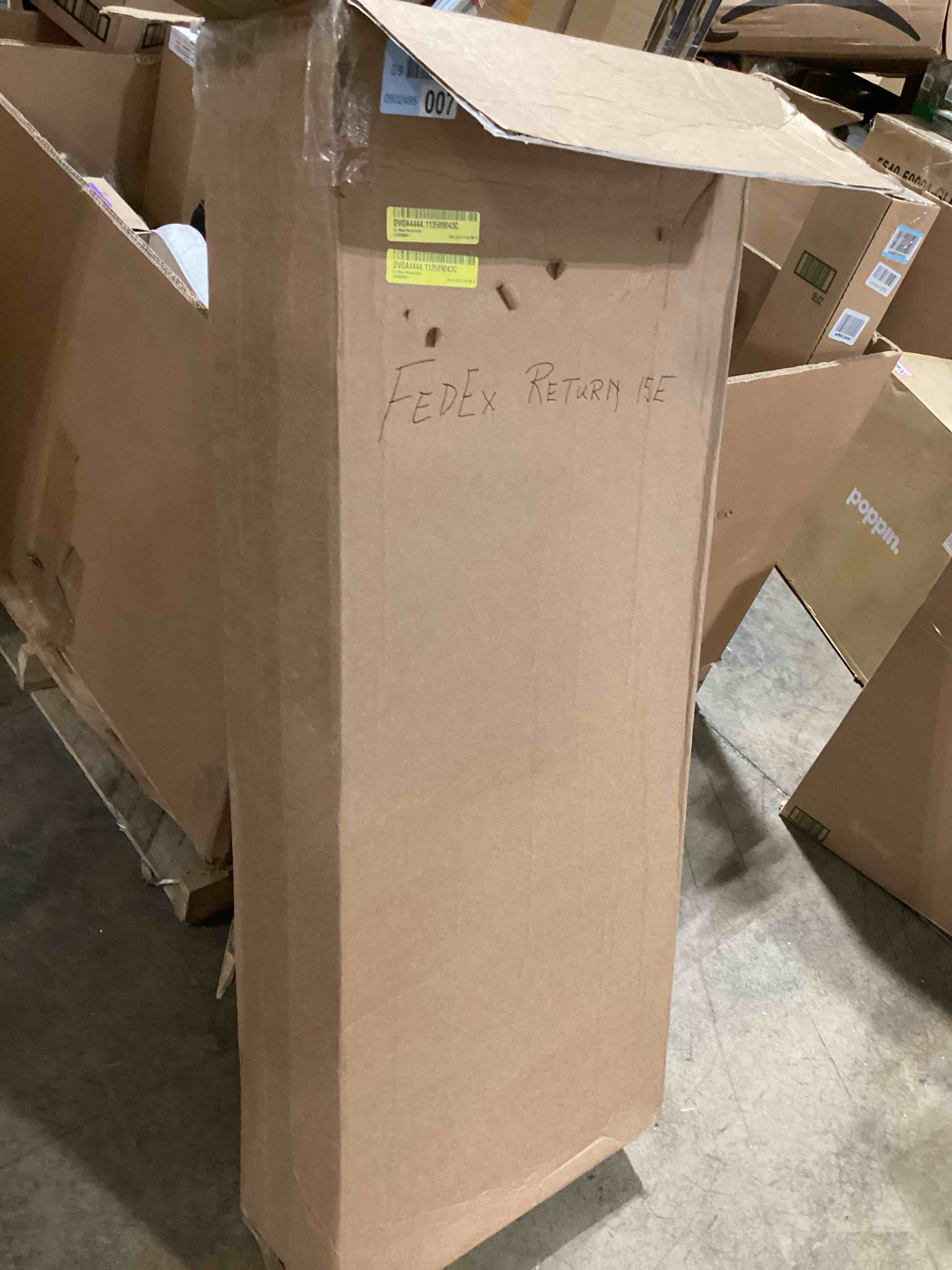https://s3.amazonaws.com/lotting-images-prod/bidfta/PNK1504973_1735304710960.jpeg