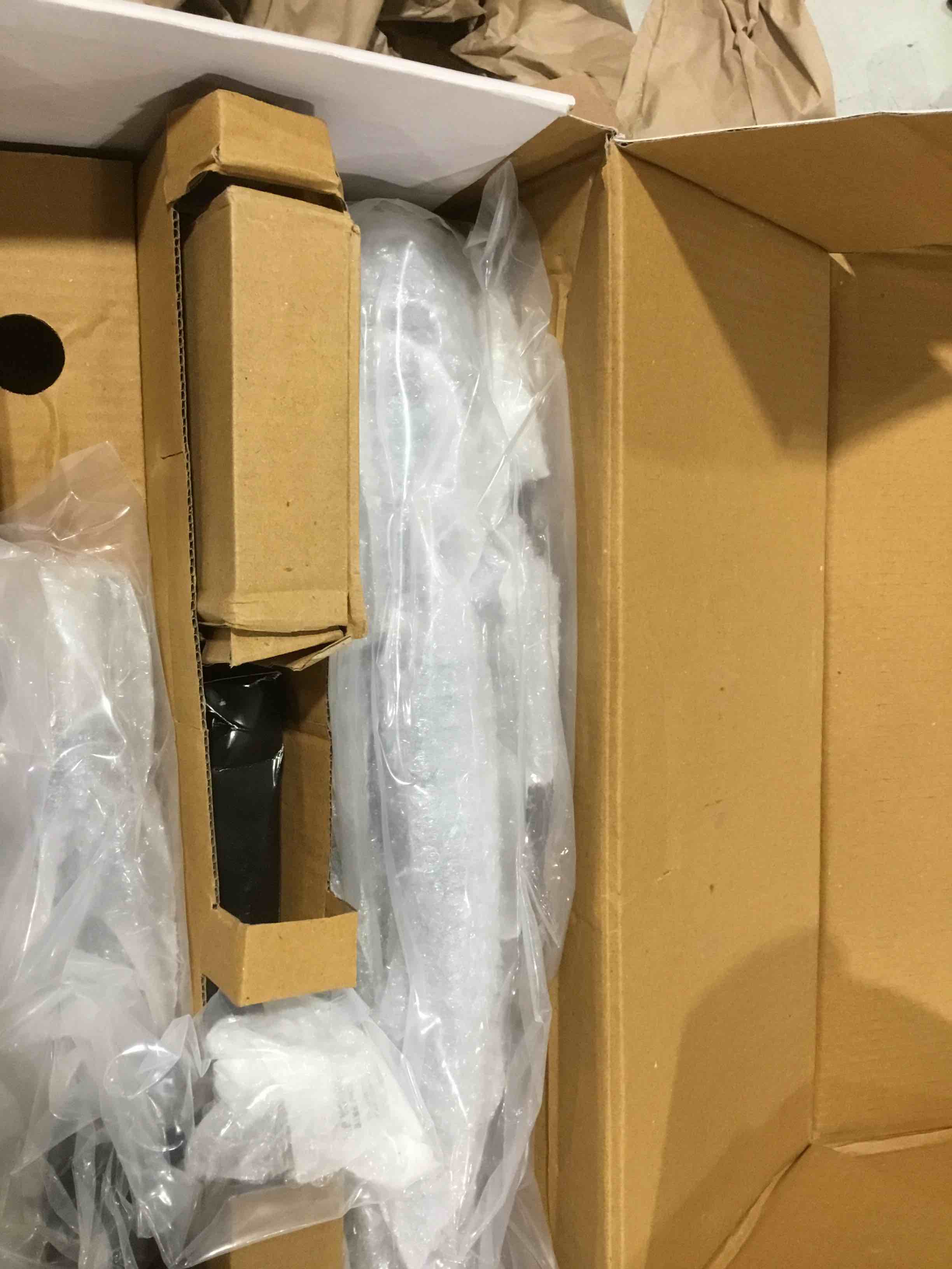 https://s3.amazonaws.com/lotting-images-prod/bidfta/PNK1505913_1738158592701.jpeg