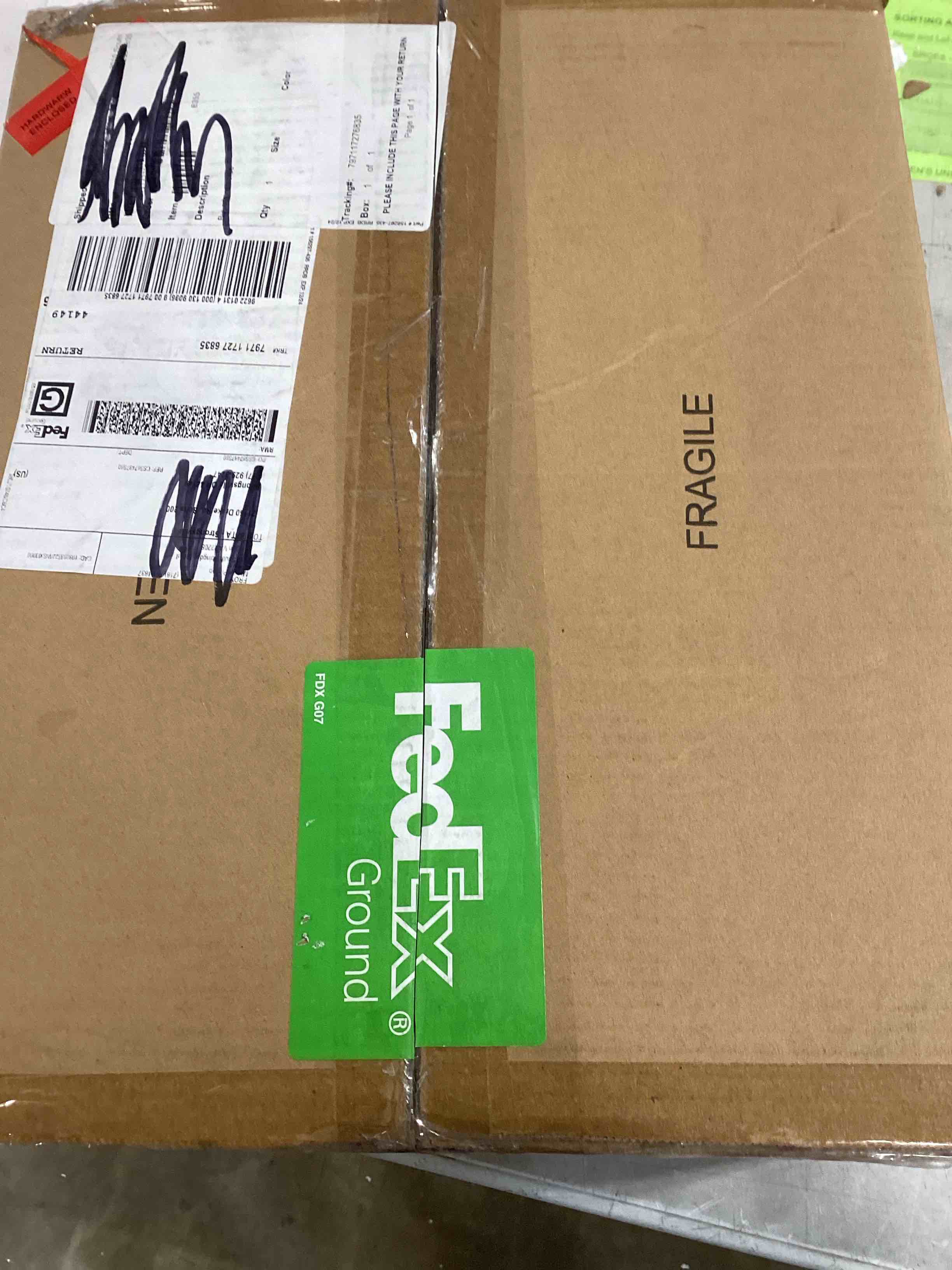 https://s3.amazonaws.com/lotting-images-prod/bidfta/PNK1506239_1738956109110.jpeg