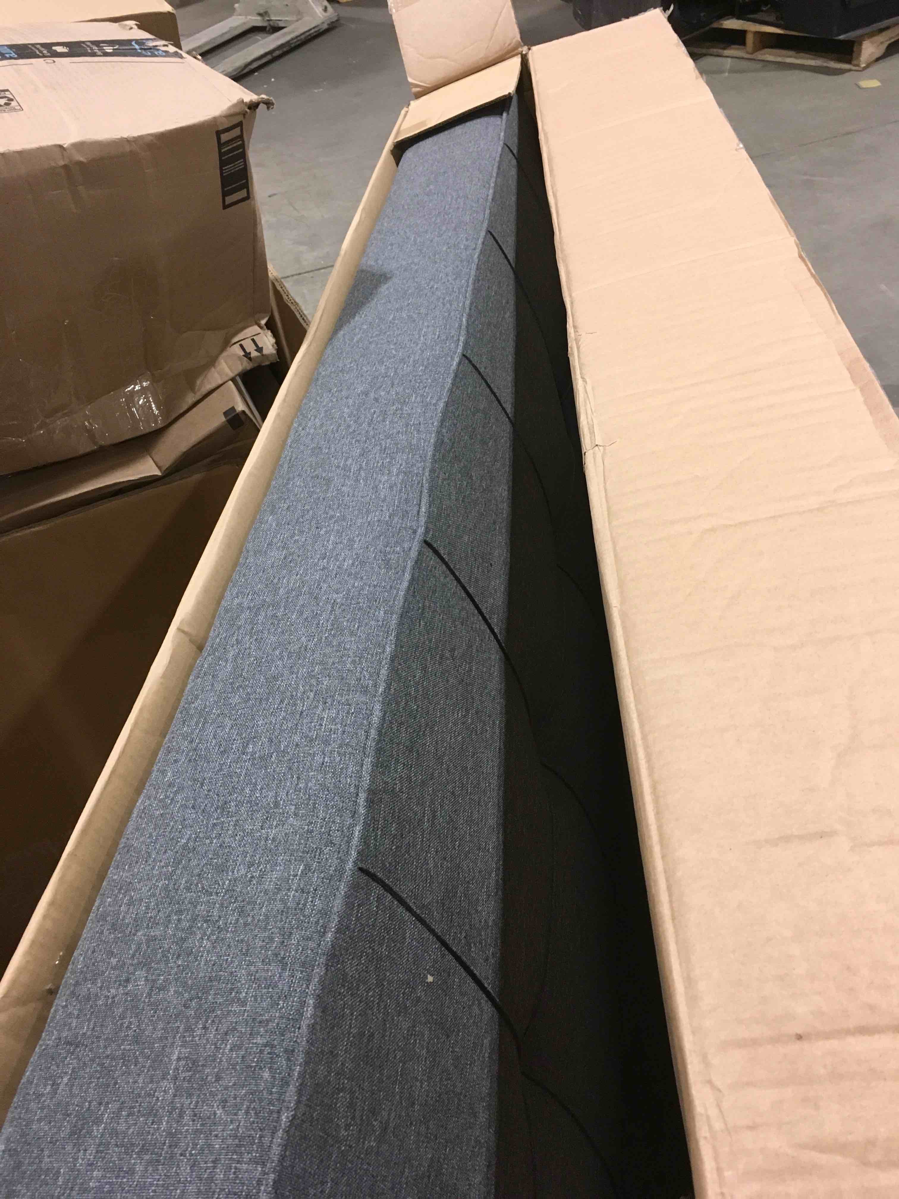 https://s3.amazonaws.com/lotting-images-prod/bidfta/PNK1507804_1734615942892.jpeg