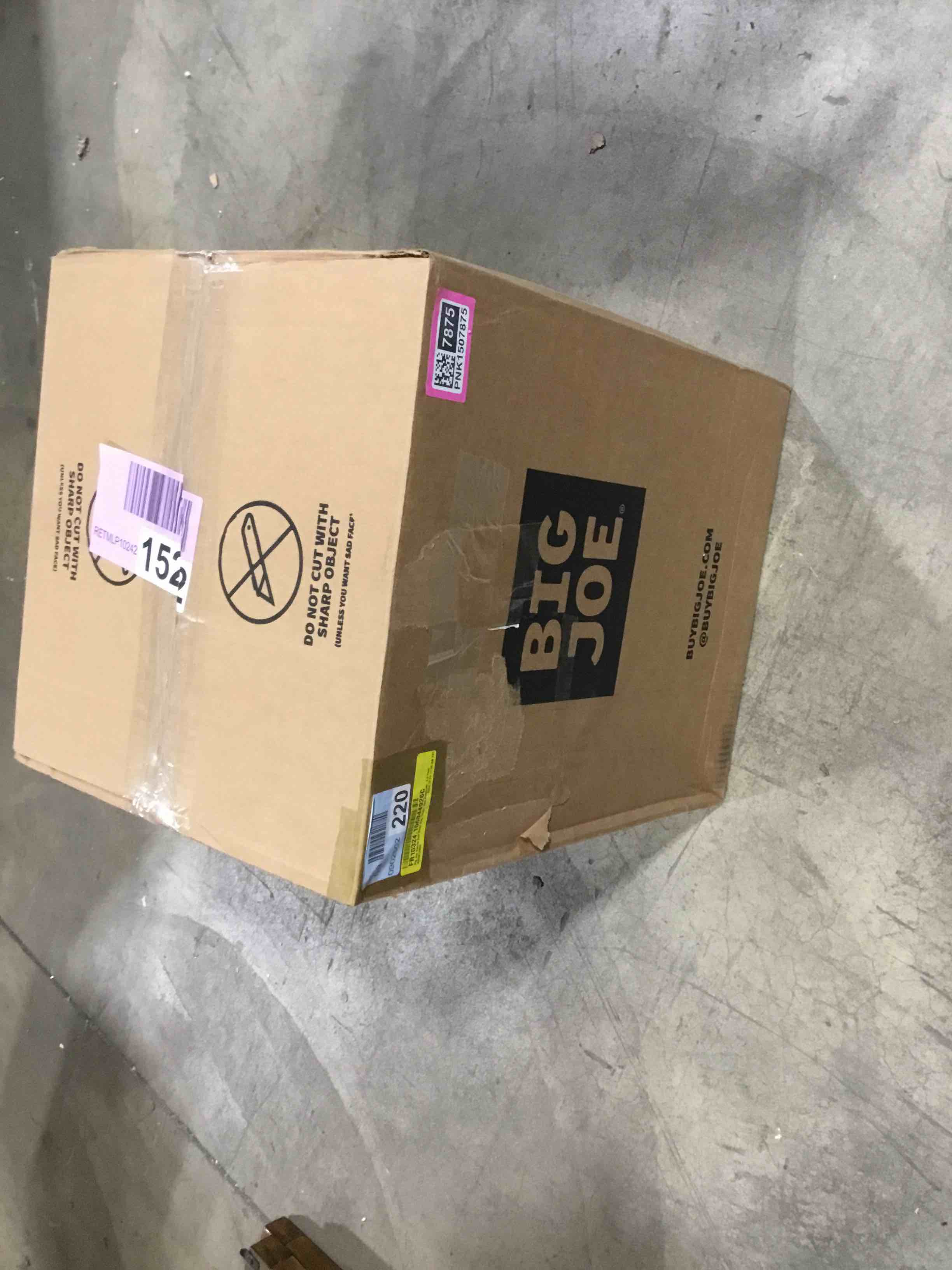 https://s3.amazonaws.com/lotting-images-prod/bidfta/PNK1507875_1738076731355.jpeg