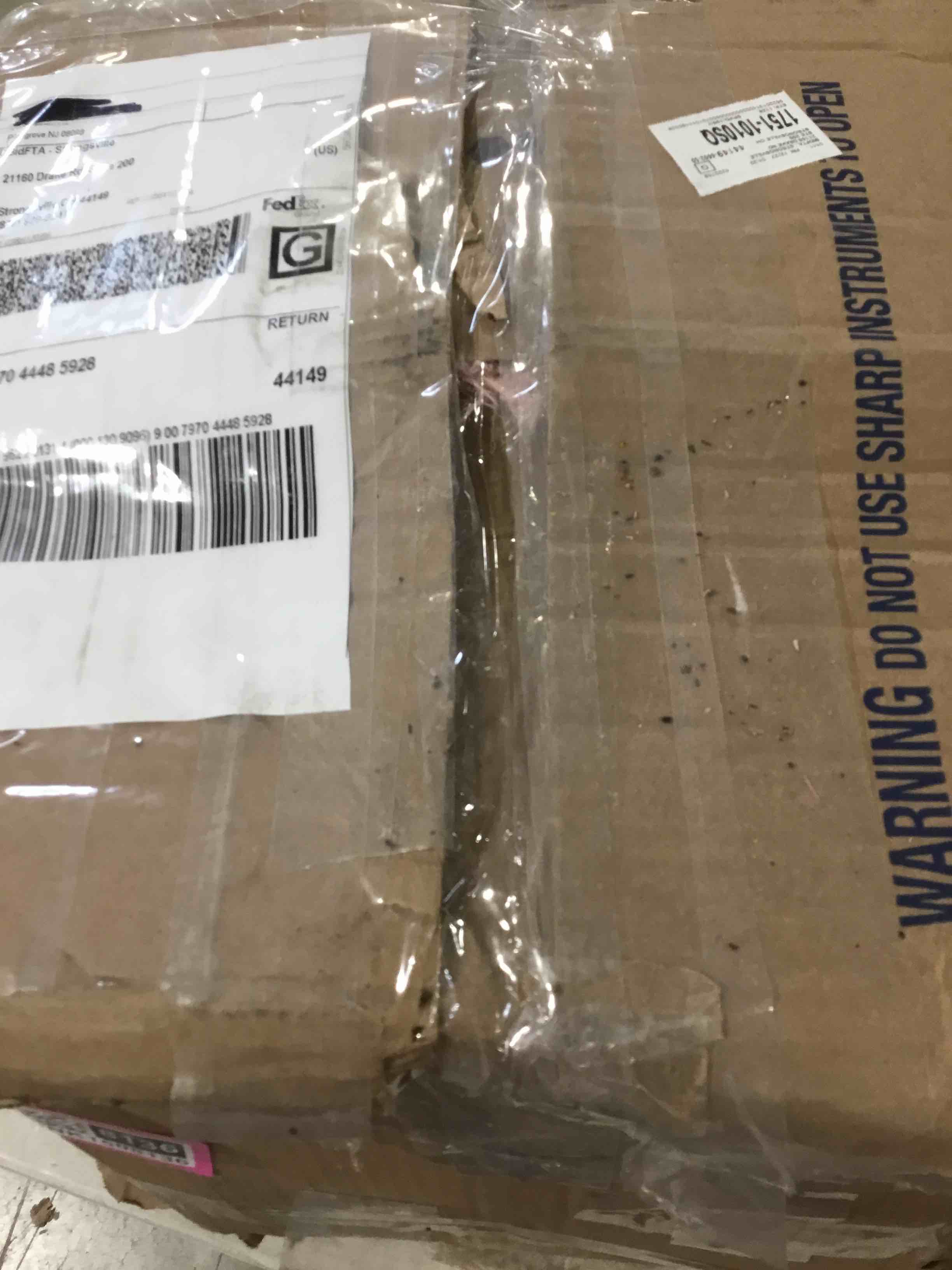 https://s3.amazonaws.com/lotting-images-prod/bidfta/PNK1508136_1738601929777.jpeg
