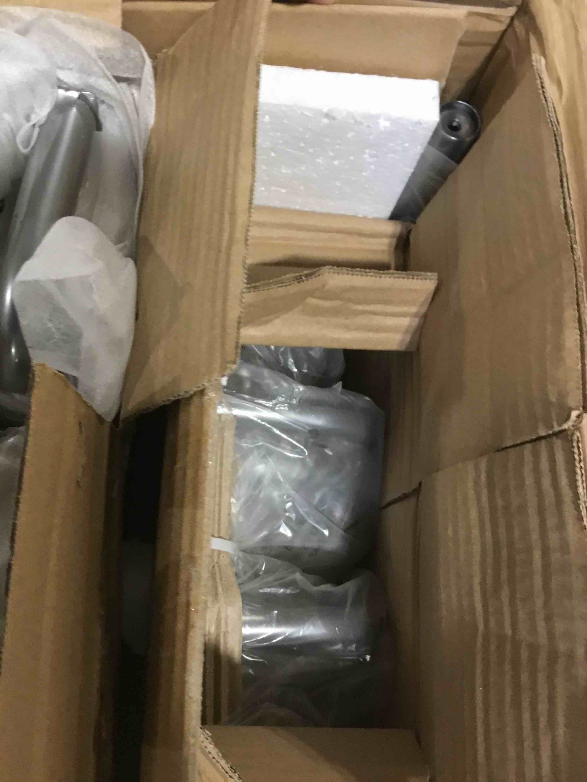 https://s3.amazonaws.com/lotting-images-prod/bidfta/PNK1508669_1739565427580.jpeg