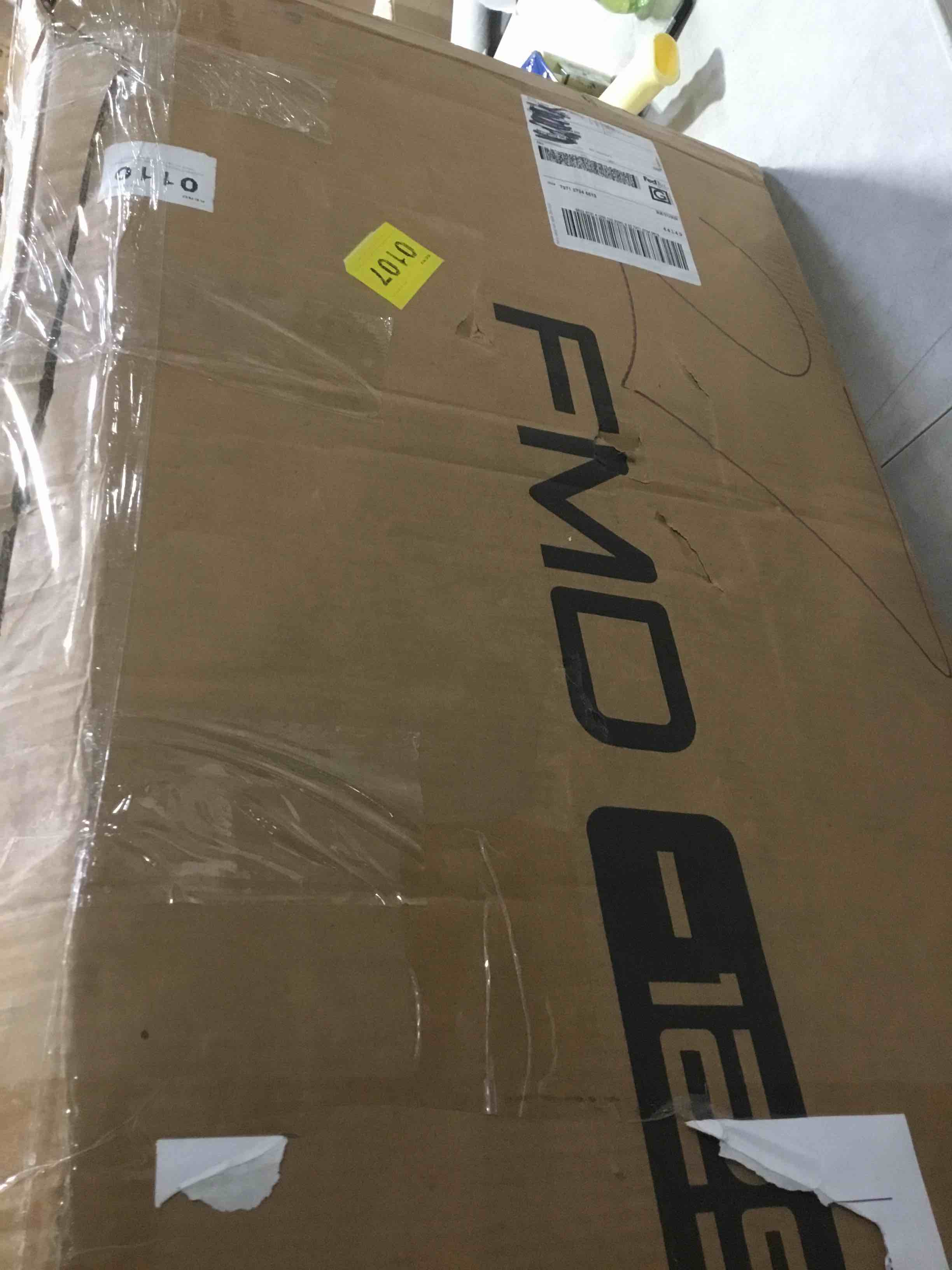 https://s3.amazonaws.com/lotting-images-prod/bidfta/PNK1508670_1739566340233.jpeg