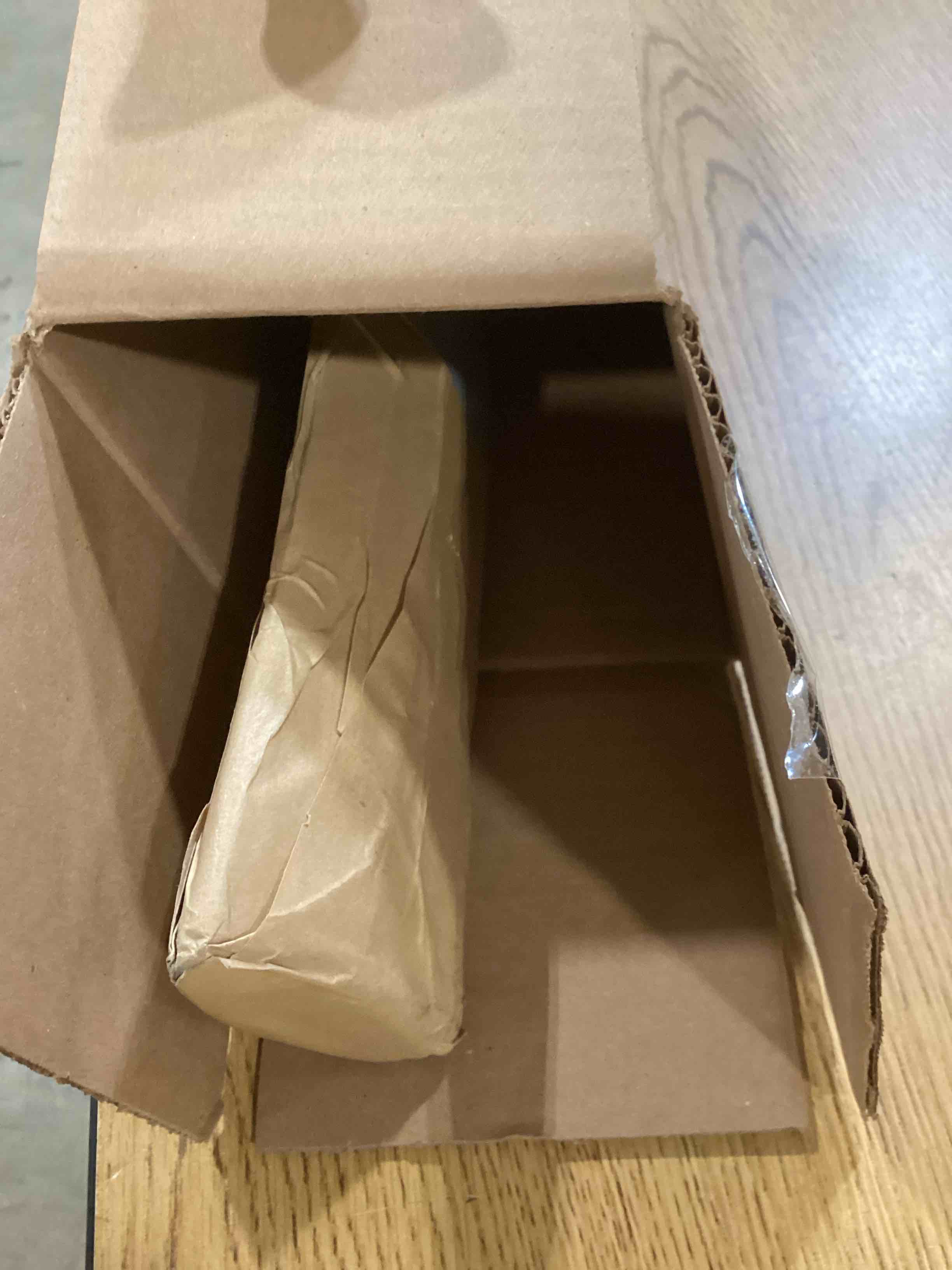 https://s3.amazonaws.com/lotting-images-prod/bidfta/PNK1509602_1741799632381.jpeg