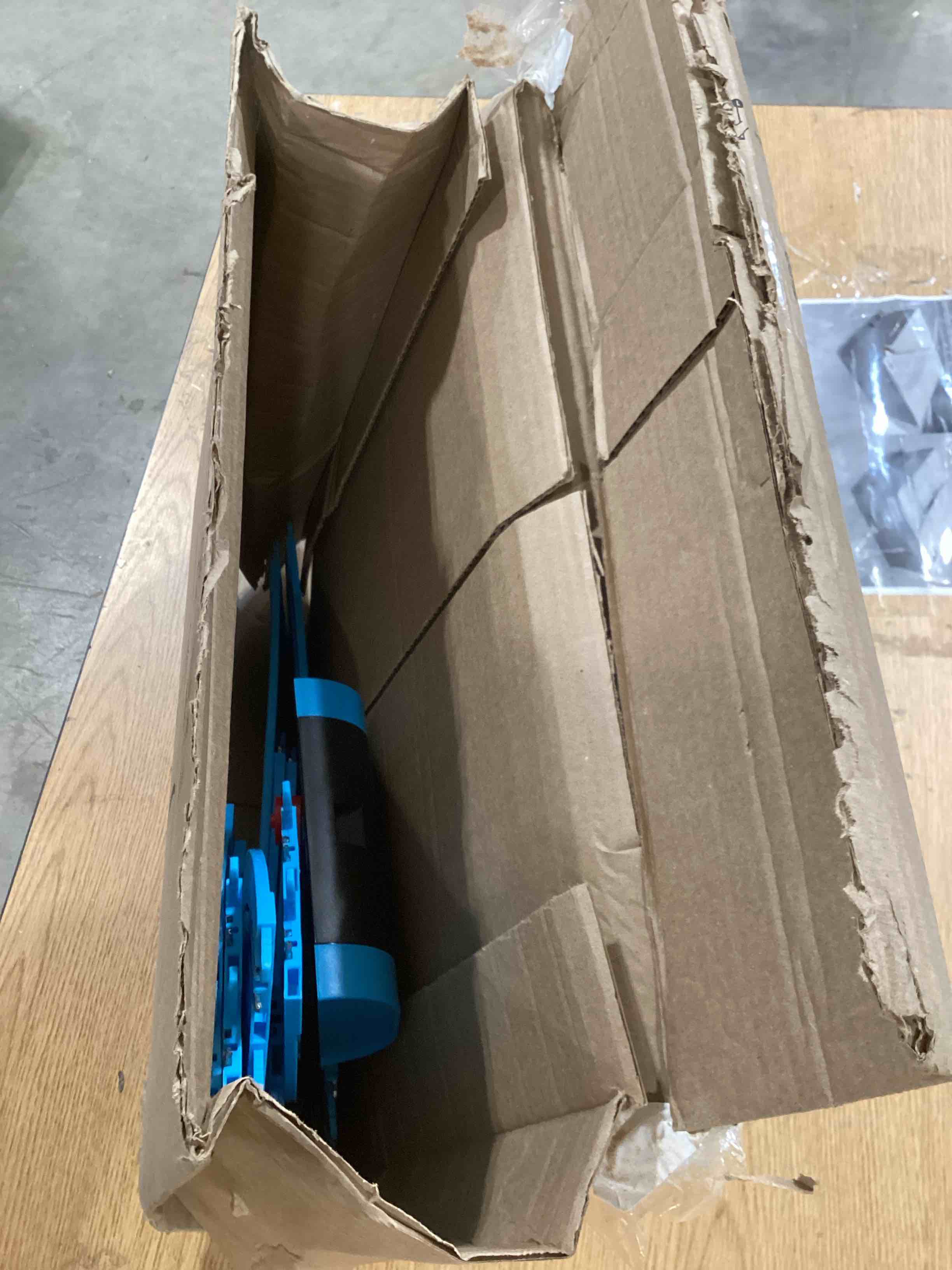 https://s3.amazonaws.com/lotting-images-prod/bidfta/PNK1509705_1741877102123.jpeg