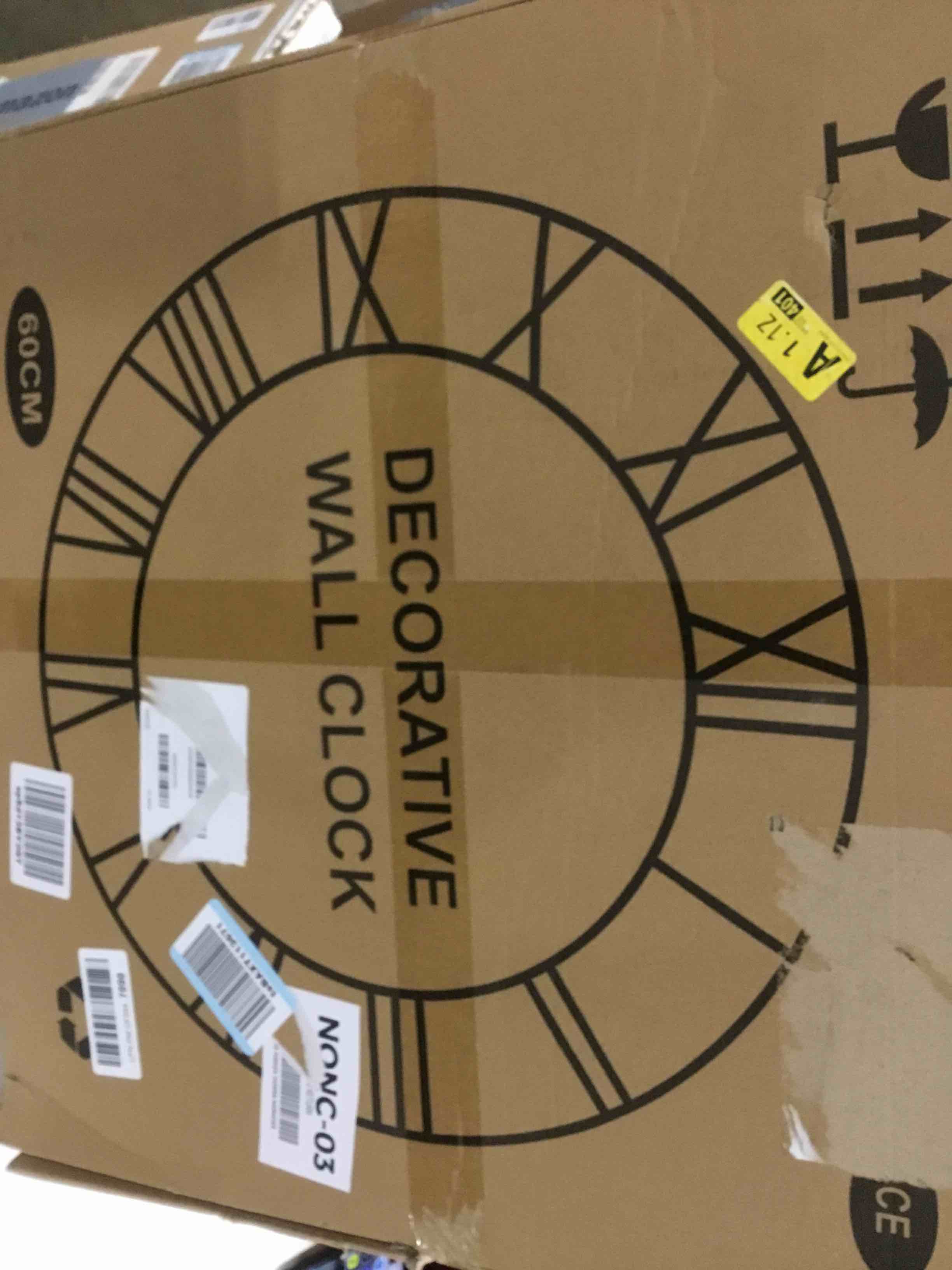 DECORATIVE WALL CLOCK