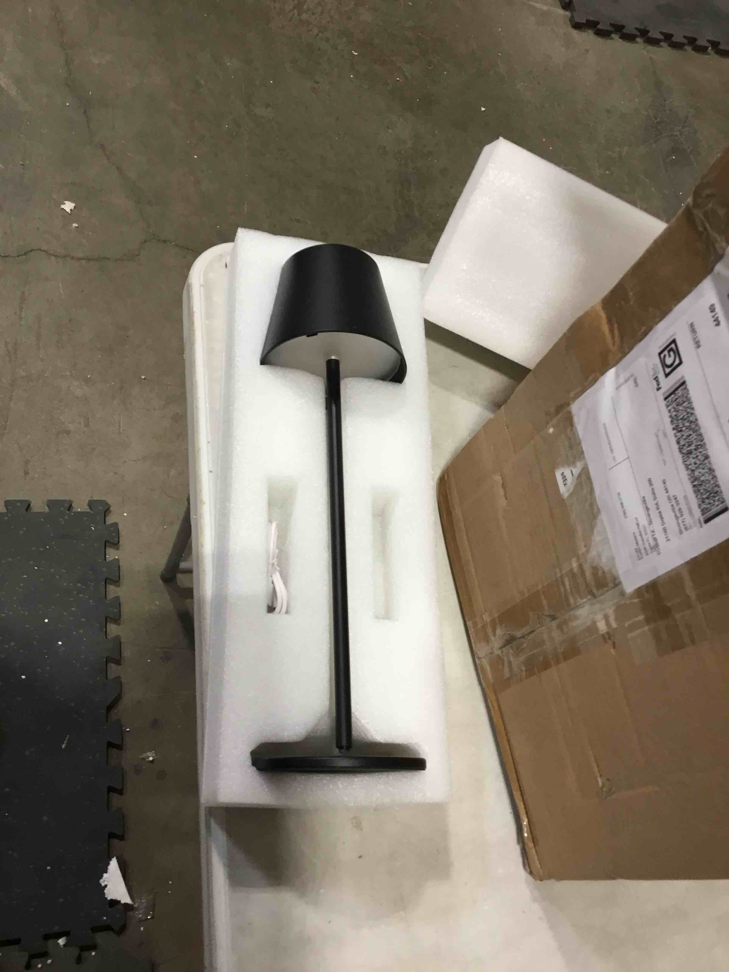 https://s3.amazonaws.com/lotting-images-prod/bidfta/PNK1512098_1736452694073.jpeg