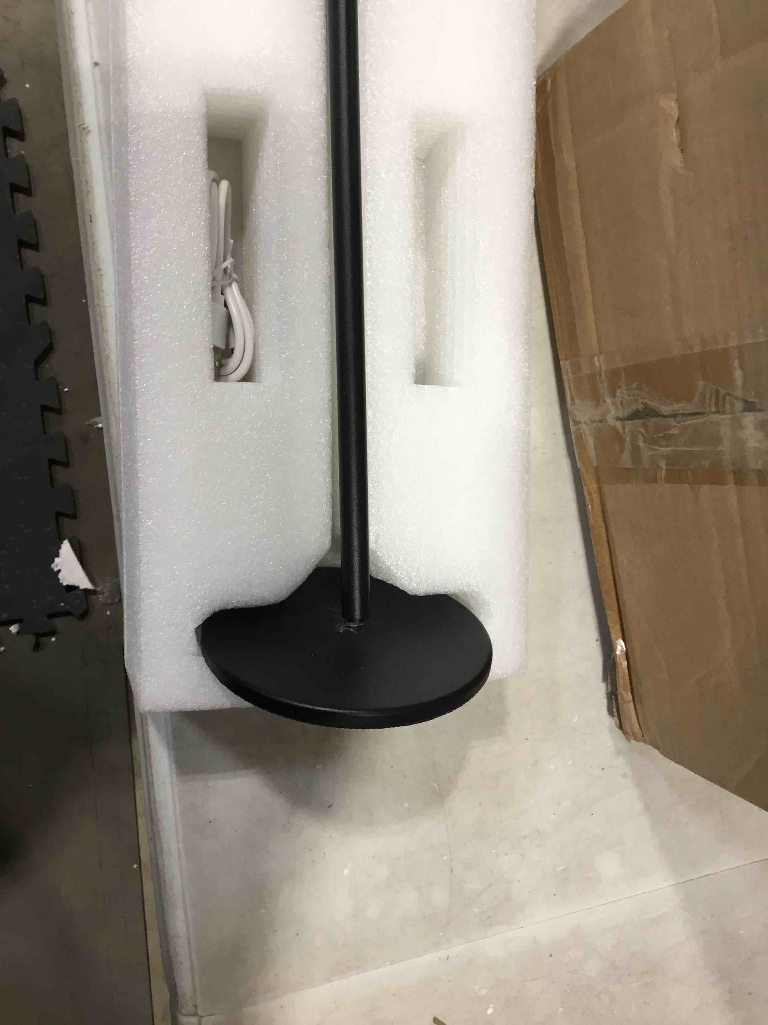 https://s3.amazonaws.com/lotting-images-prod/bidfta/PNK1512098_1736452699983.jpeg