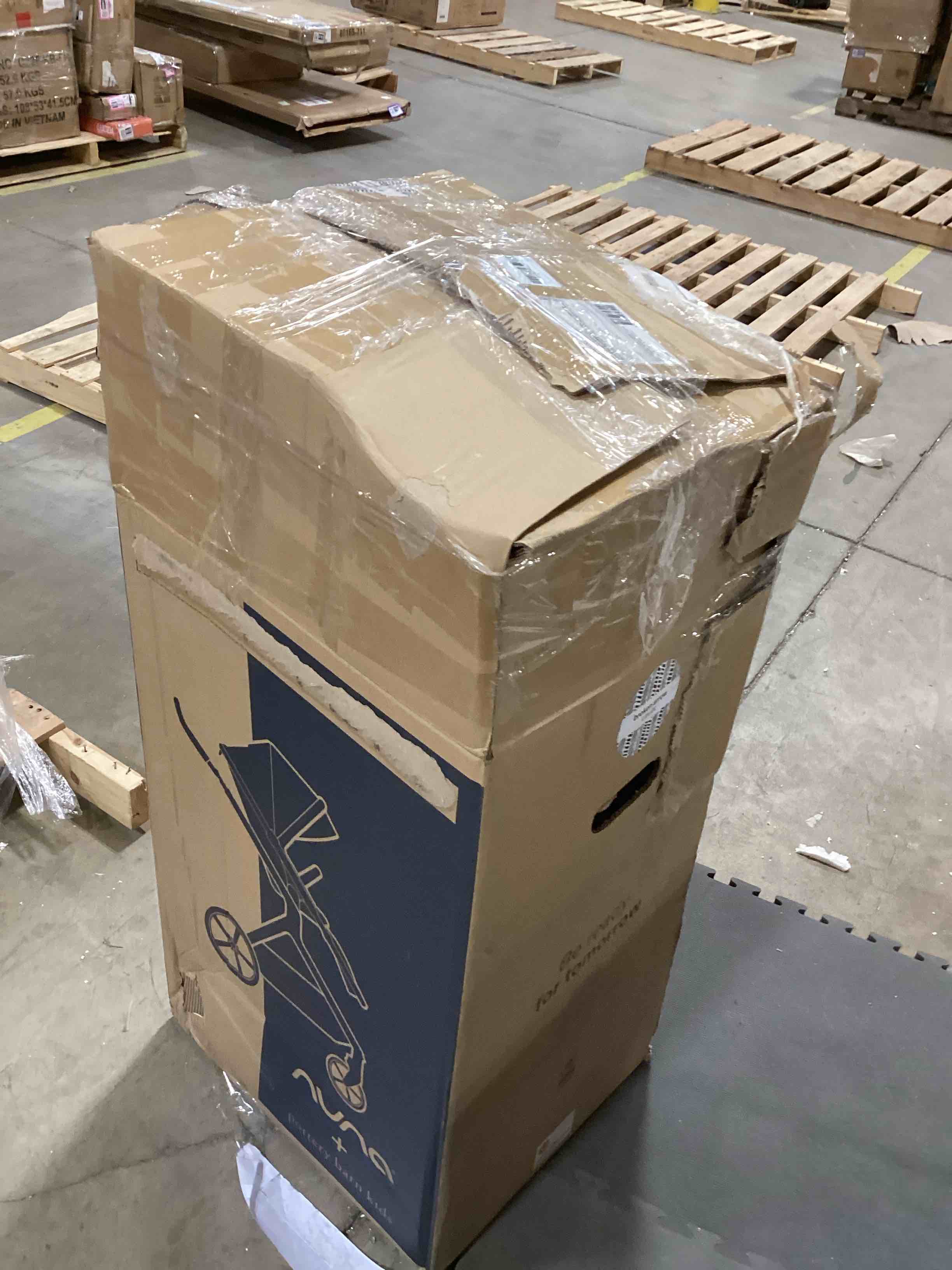 https://s3.amazonaws.com/lotting-images-prod/bidfta/PNK1512659_1738597175675.jpeg