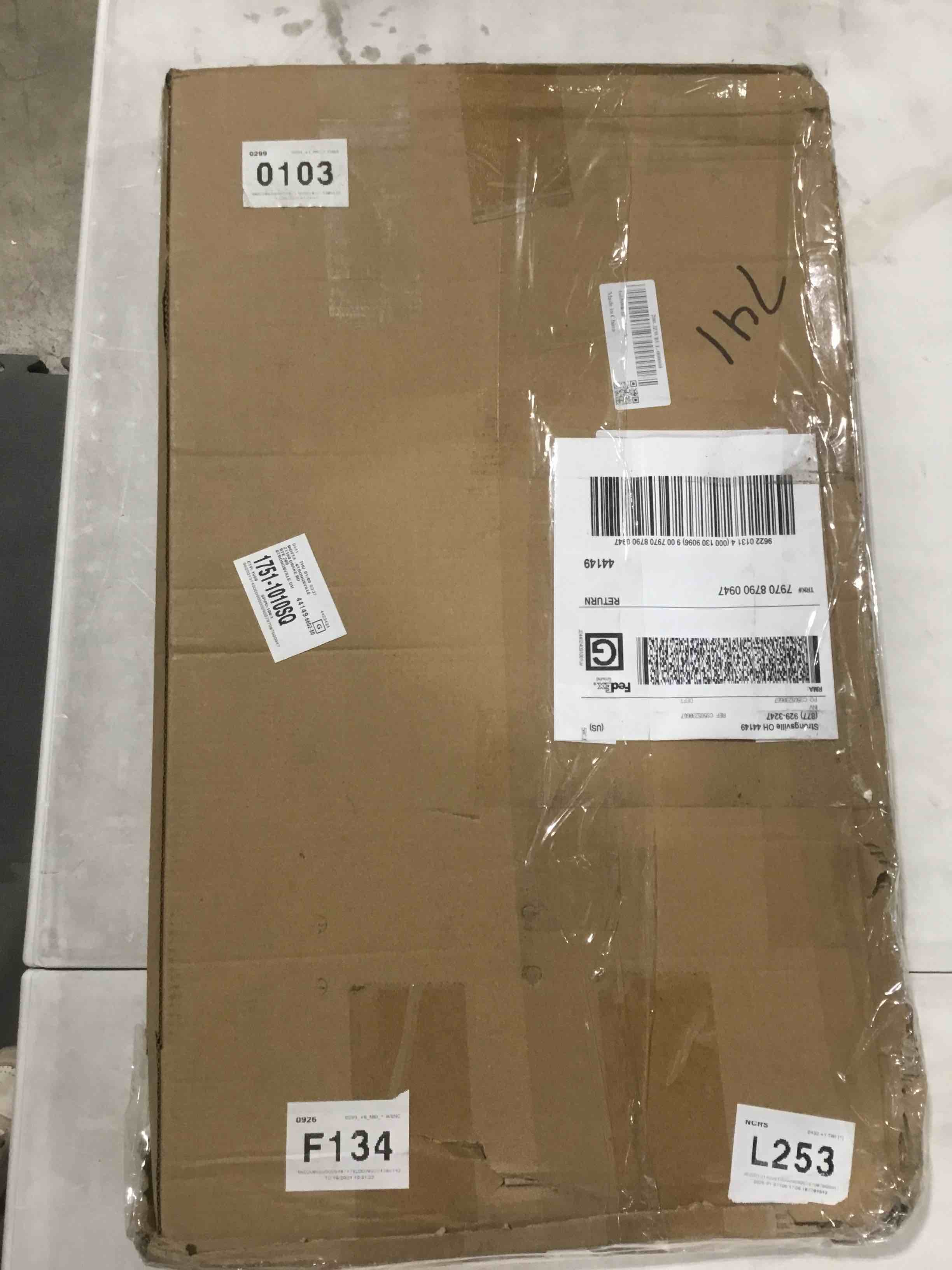 https://s3.amazonaws.com/lotting-images-prod/bidfta/PNK1512758_1738930763342.jpeg