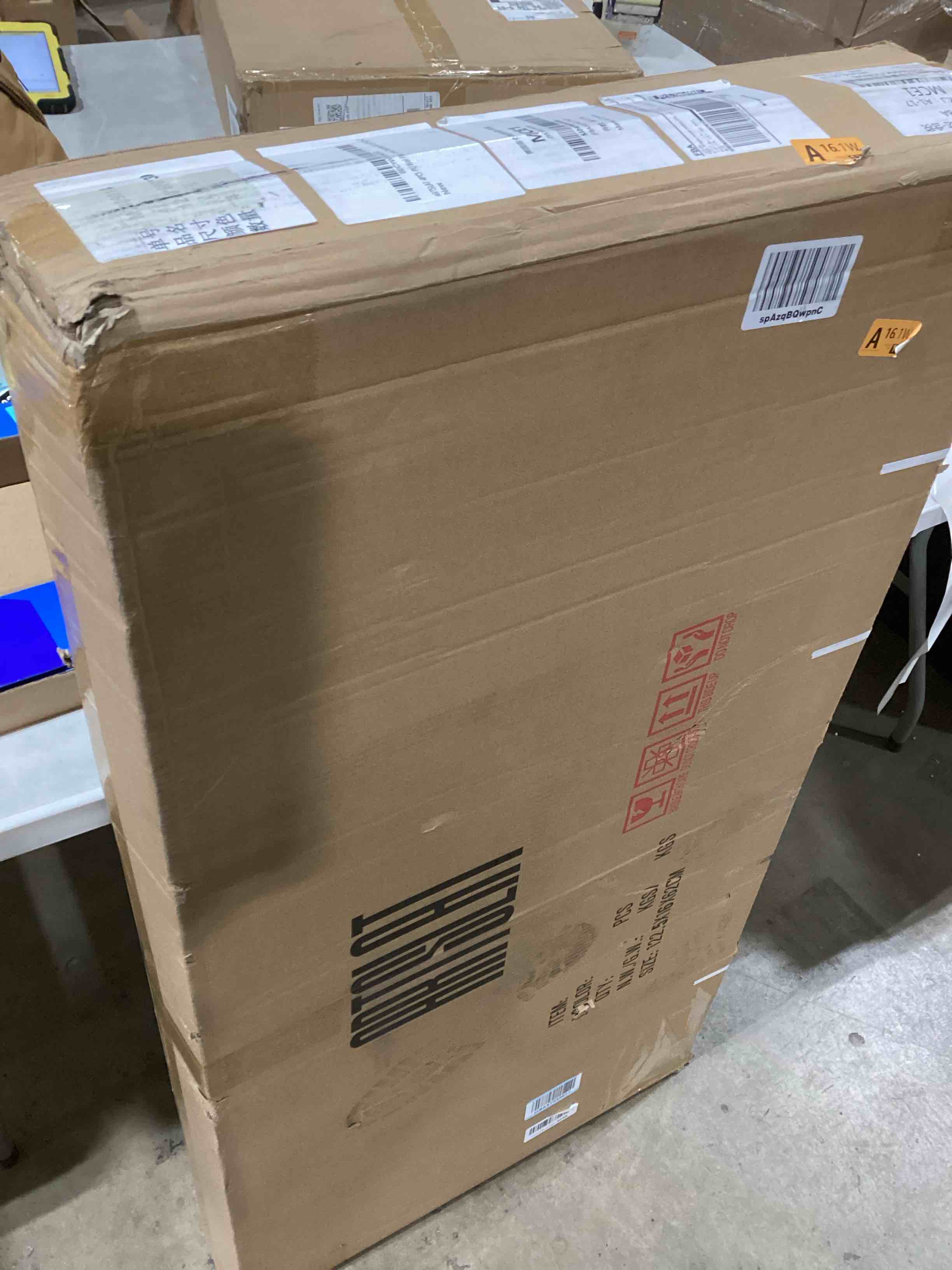 https://s3.amazonaws.com/lotting-images-prod/bidfta/PNK1513702_1734009374939.jpeg