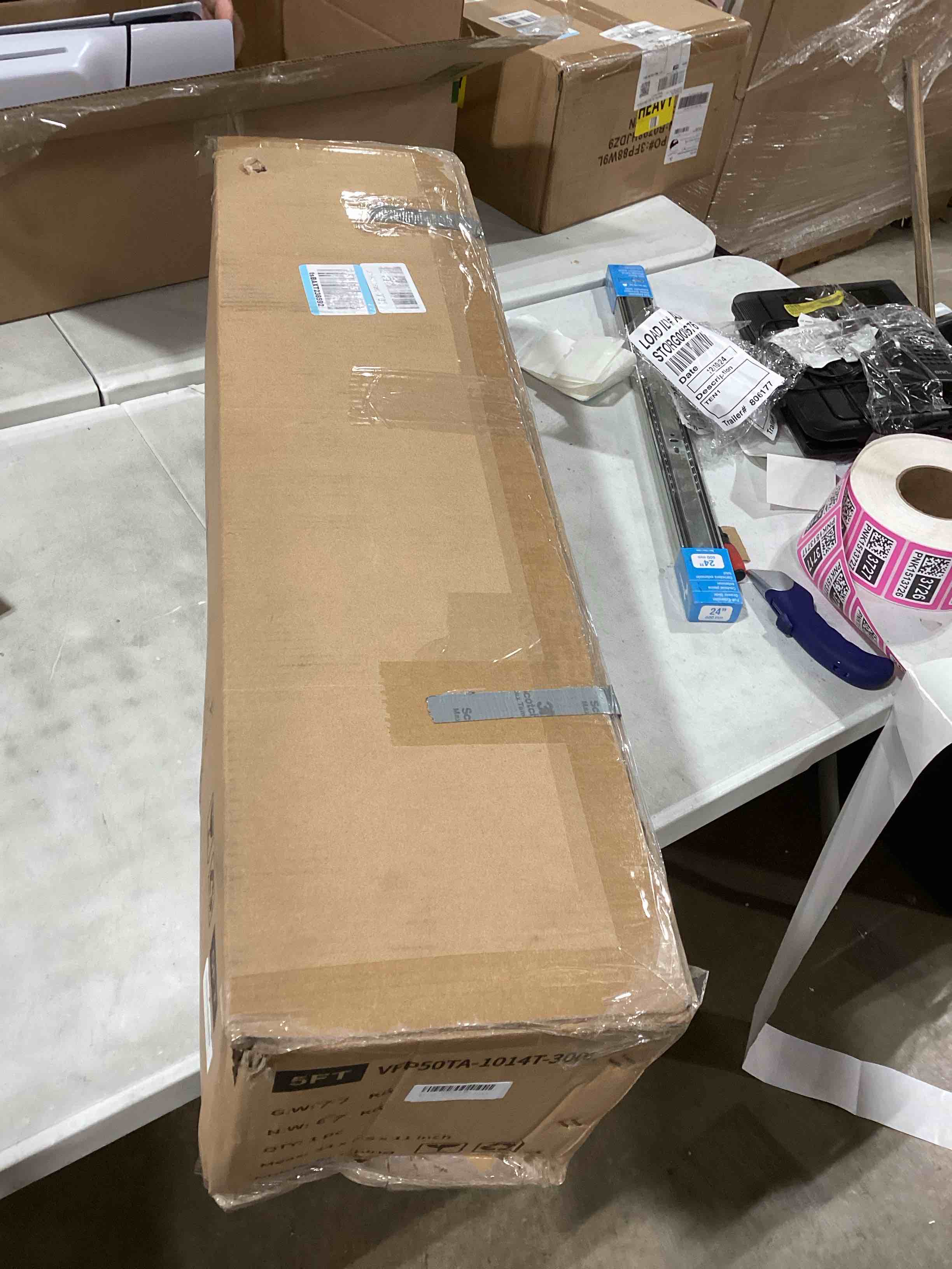 https://s3.amazonaws.com/lotting-images-prod/bidfta/PNK1513714_1734010293933.jpeg