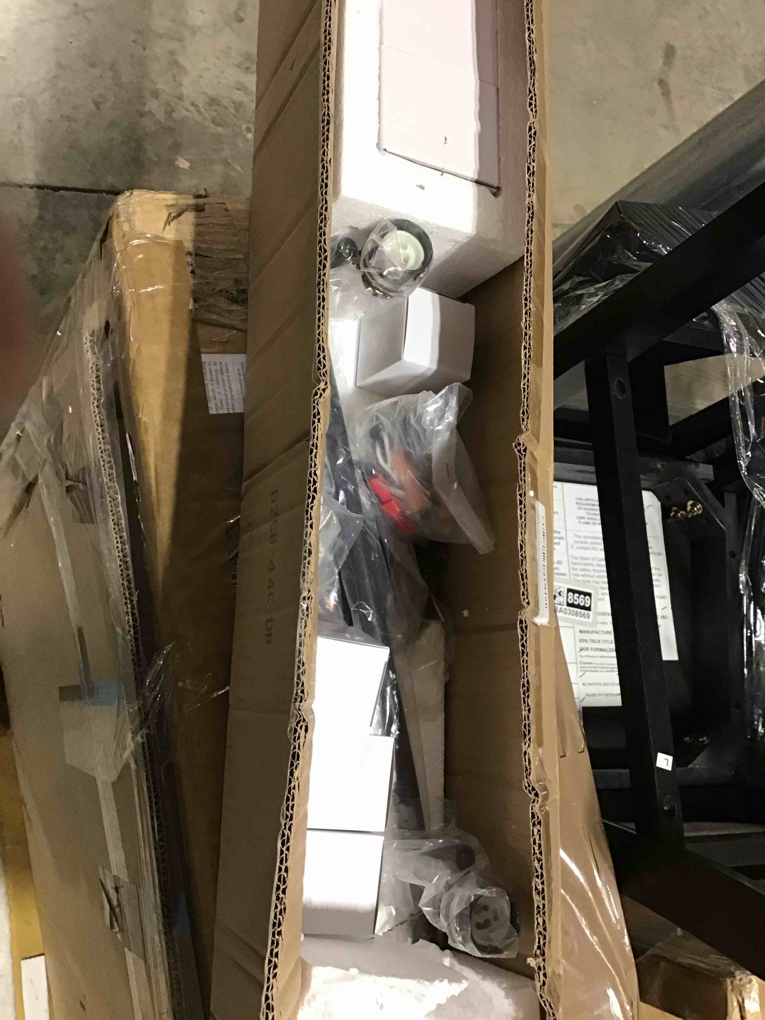 https://s3.amazonaws.com/lotting-images-prod/bidfta/PNK1514937_1736350493638.jpeg