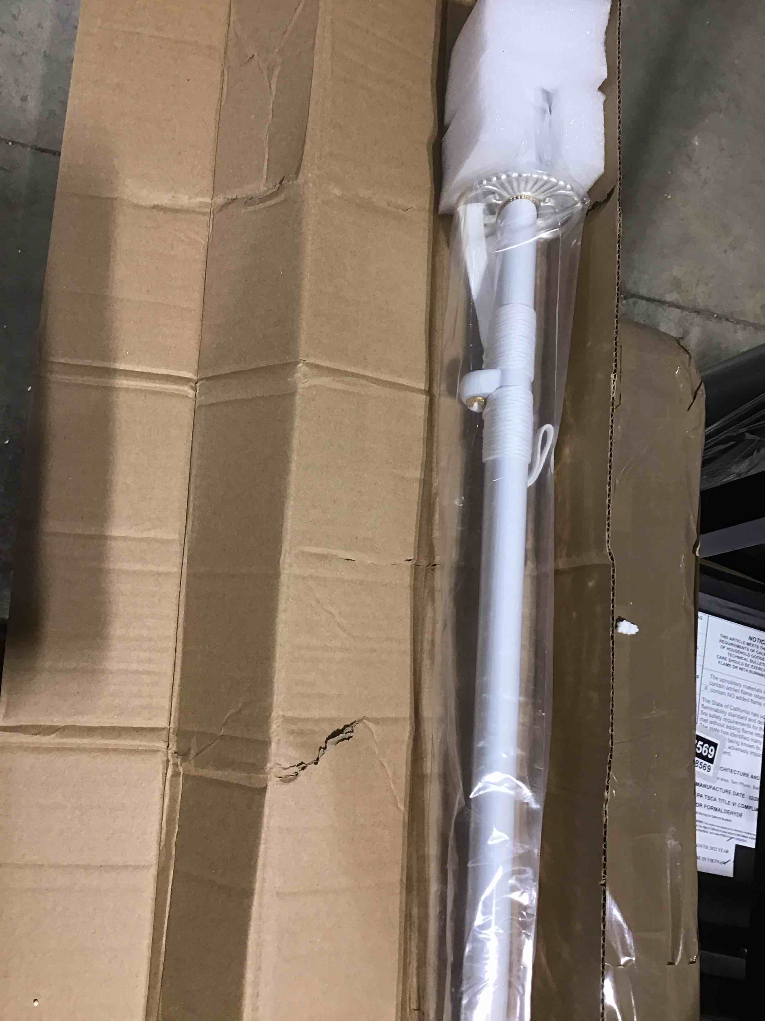 https://s3.amazonaws.com/lotting-images-prod/bidfta/PNK1514938_1736350176384.jpeg