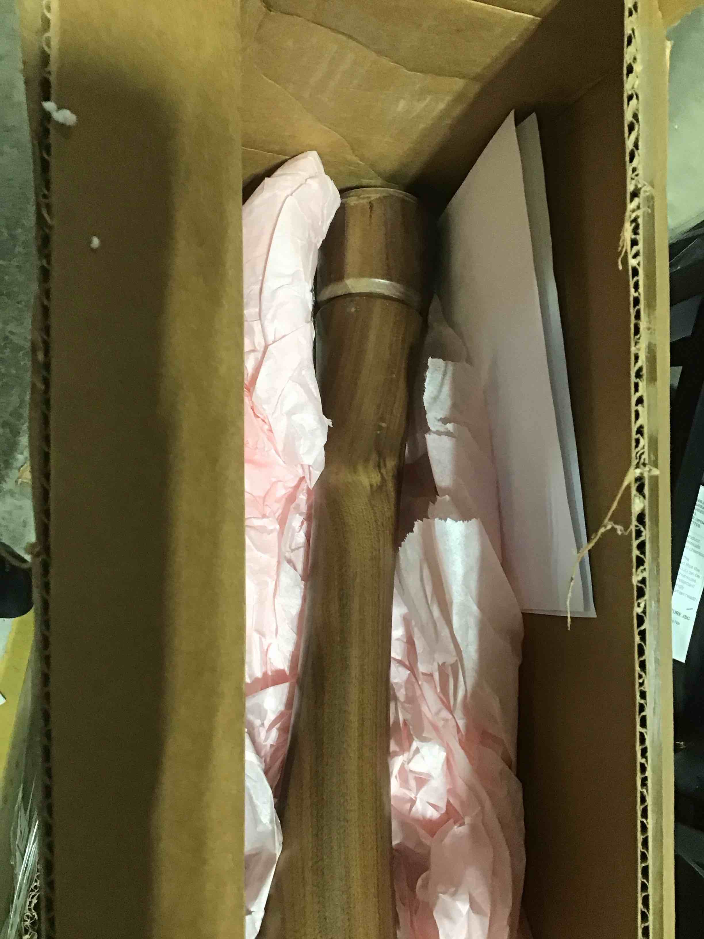 https://s3.amazonaws.com/lotting-images-prod/bidfta/PNK1514942_1736348579556.jpeg