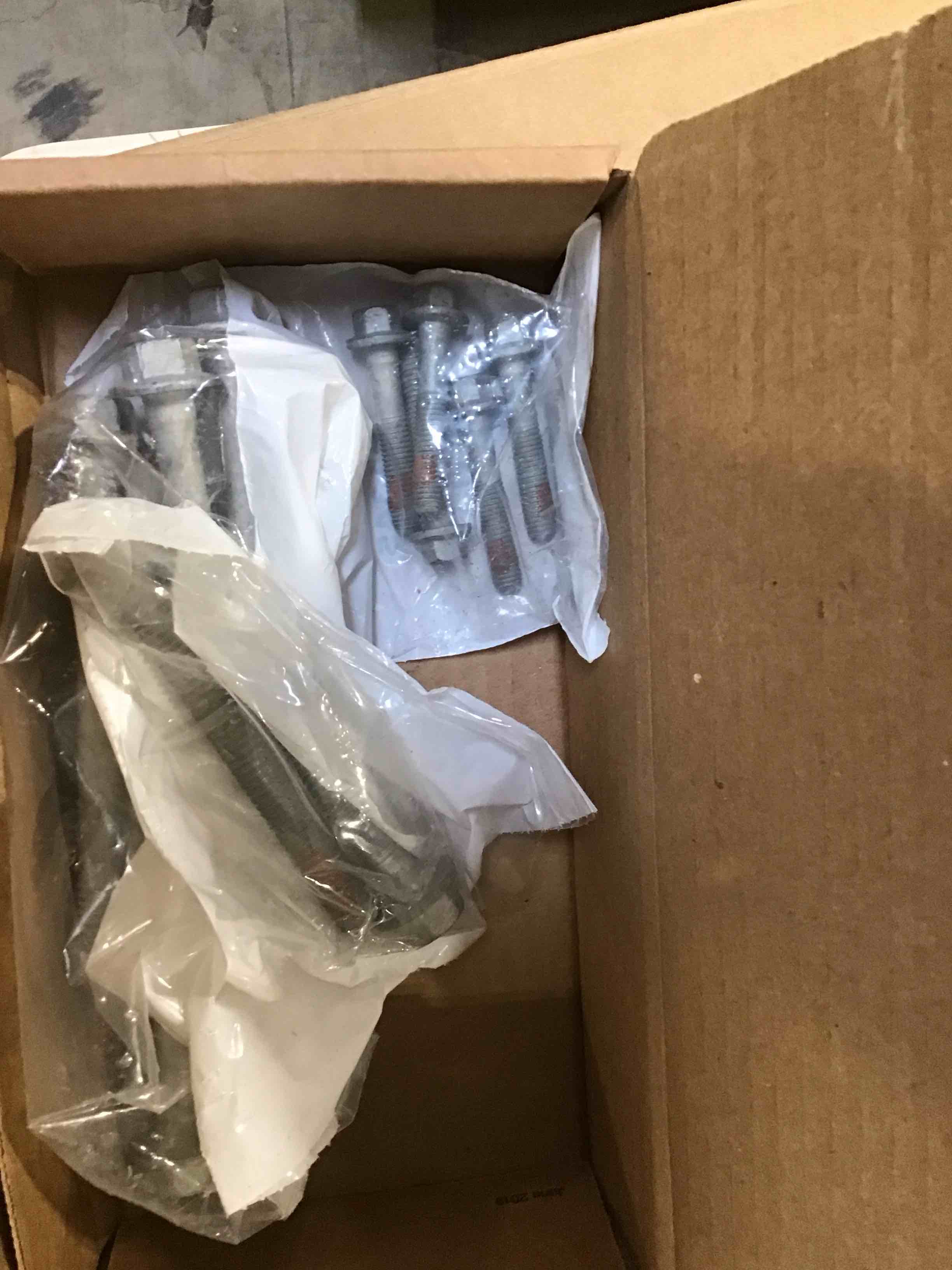 https://s3.amazonaws.com/lotting-images-prod/bidfta/PNK1515030_1736365980812.jpeg
