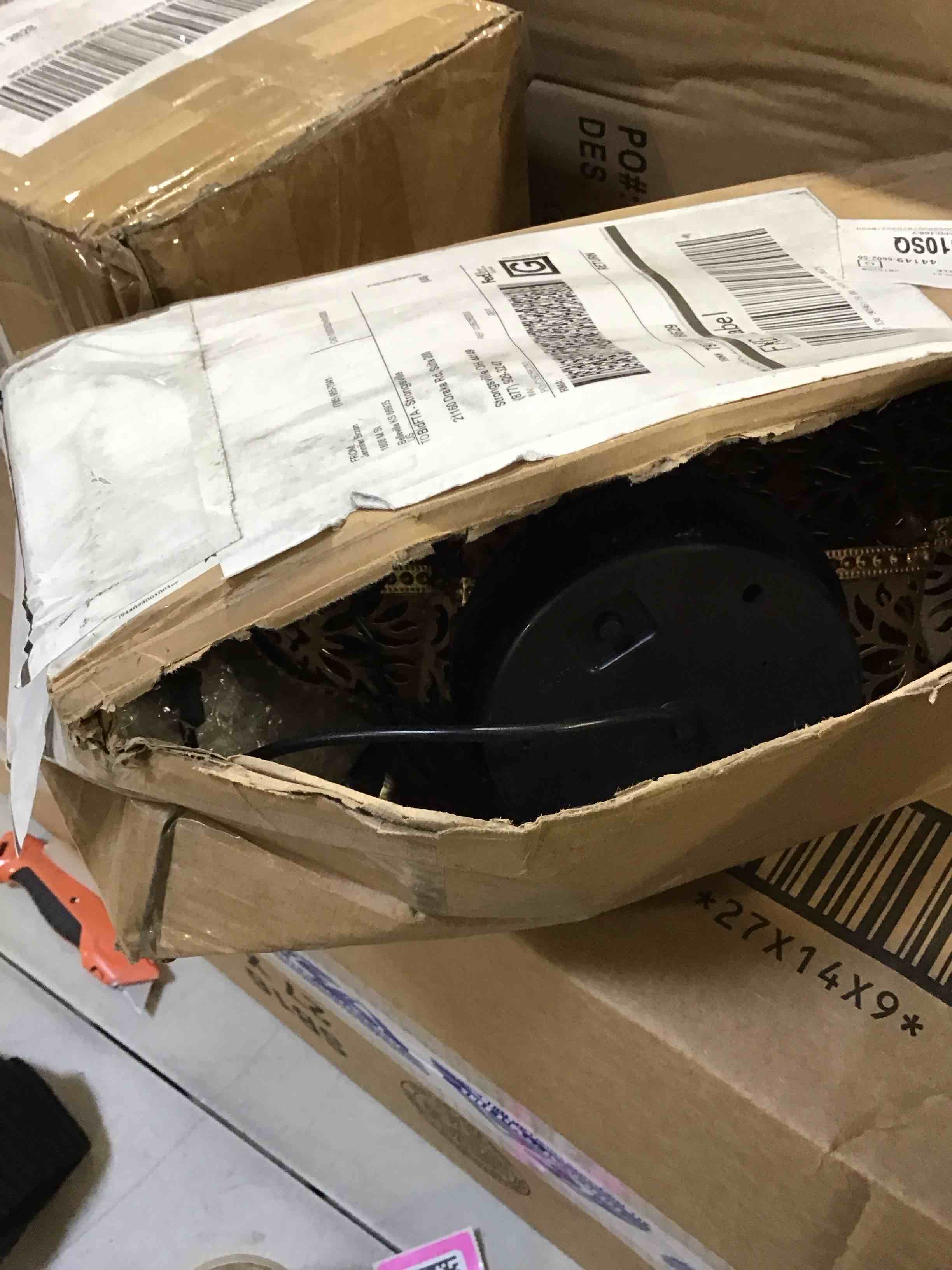 https://s3.amazonaws.com/lotting-images-prod/bidfta/PNK1515072_1736361776661.jpeg