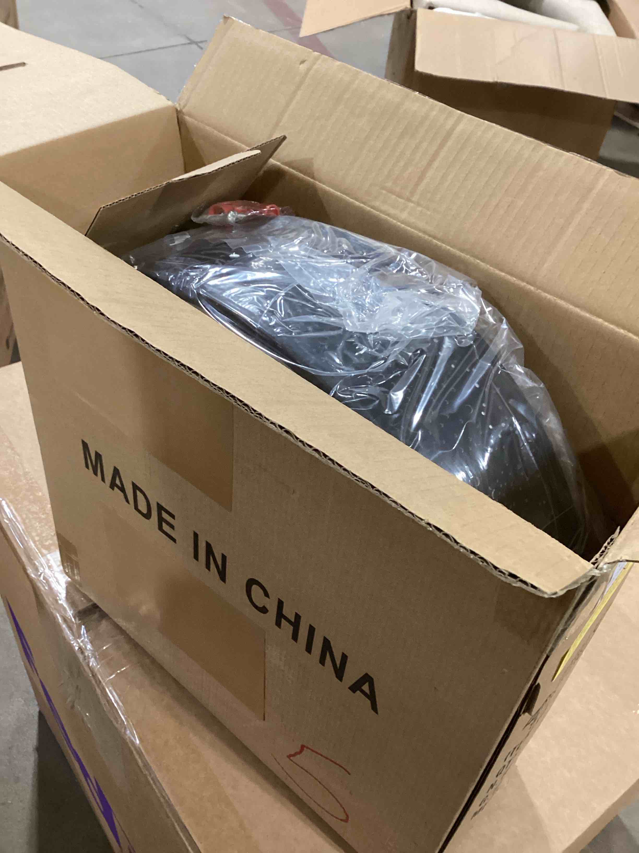 https://s3.amazonaws.com/lotting-images-prod/bidfta/PNK1515648_1737562860135.jpeg