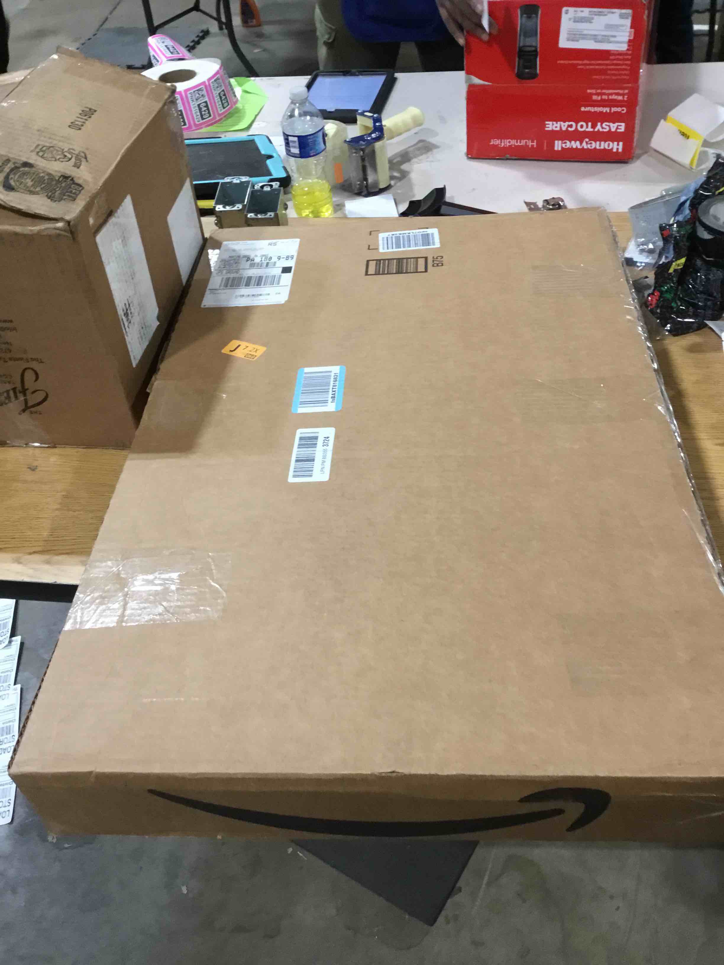 https://s3.amazonaws.com/lotting-images-prod/bidfta/PNK1516398_1734018151904.jpeg