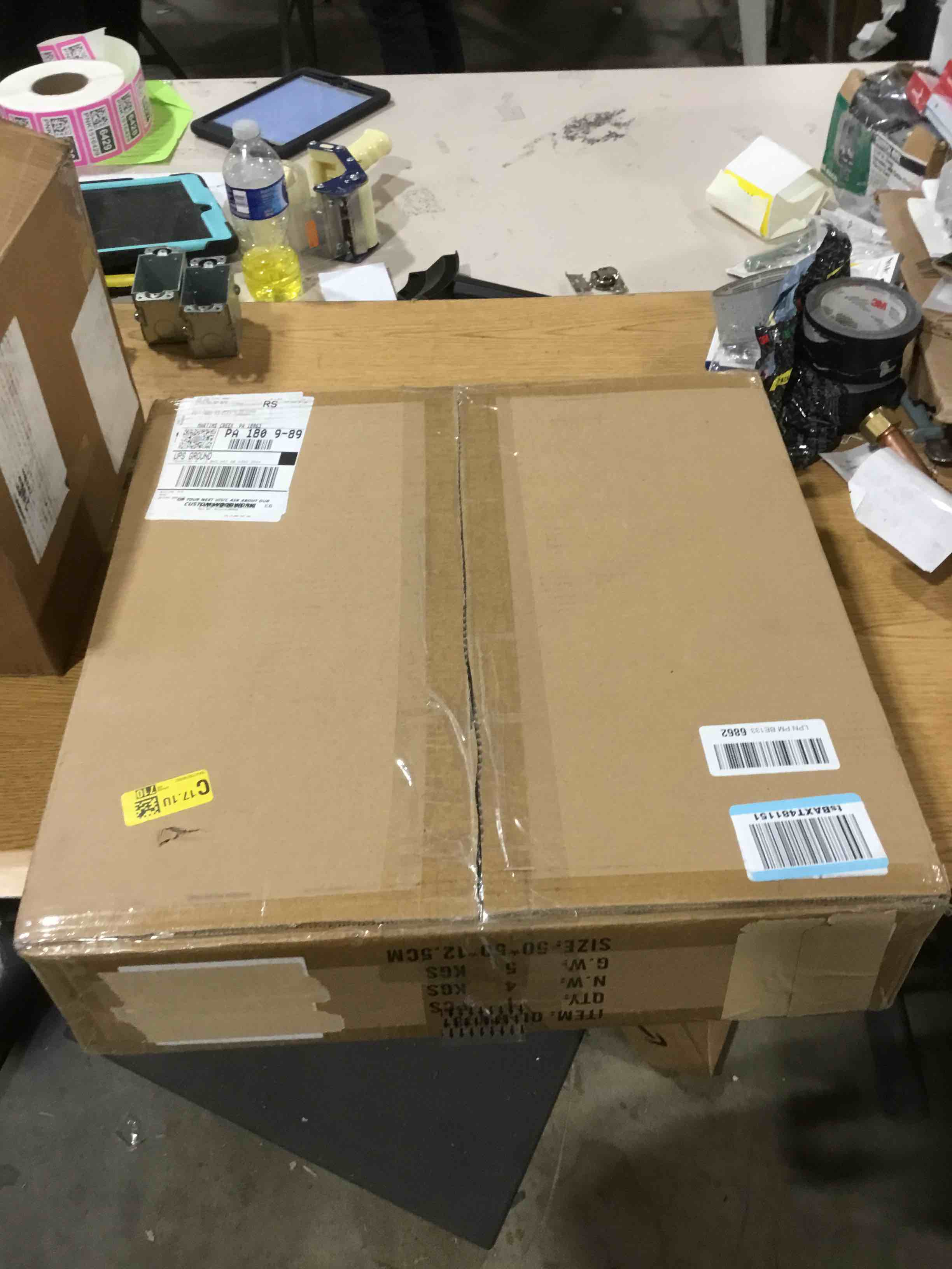 https://s3.amazonaws.com/lotting-images-prod/bidfta/PNK1516399_1734018299175.jpeg