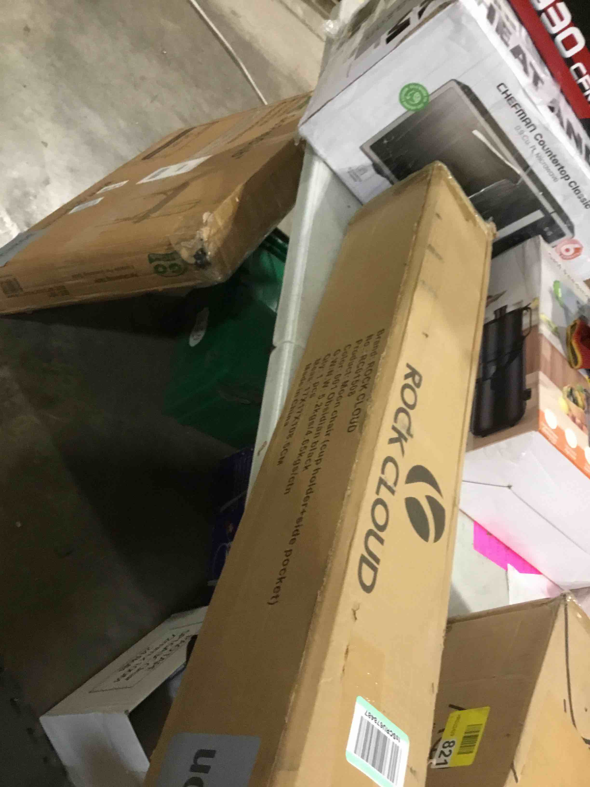 https://s3.amazonaws.com/lotting-images-prod/bidfta/PNK1516475_1734026356633.jpeg