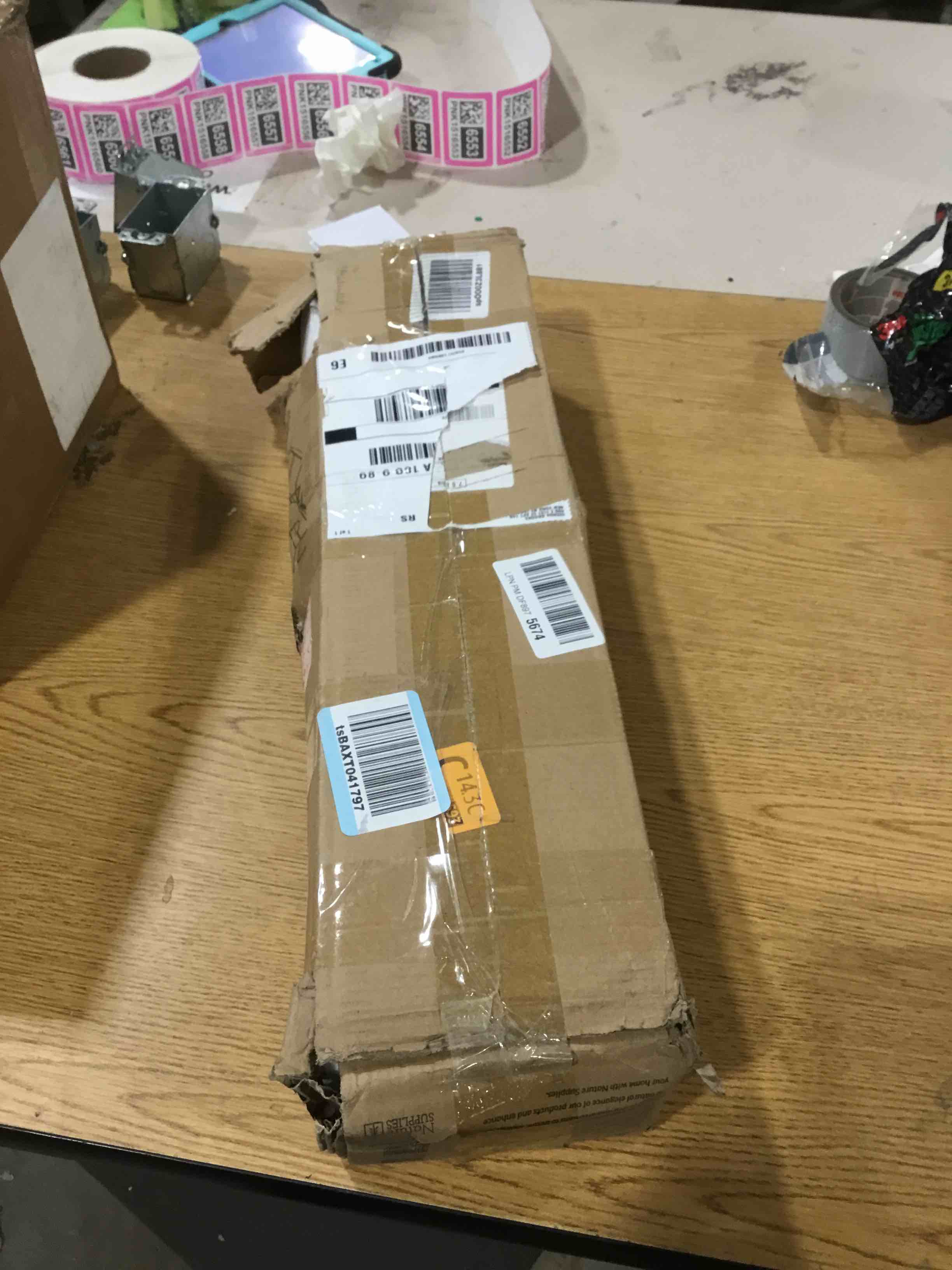 https://s3.amazonaws.com/lotting-images-prod/bidfta/PNK1516530_1734032124393.jpeg