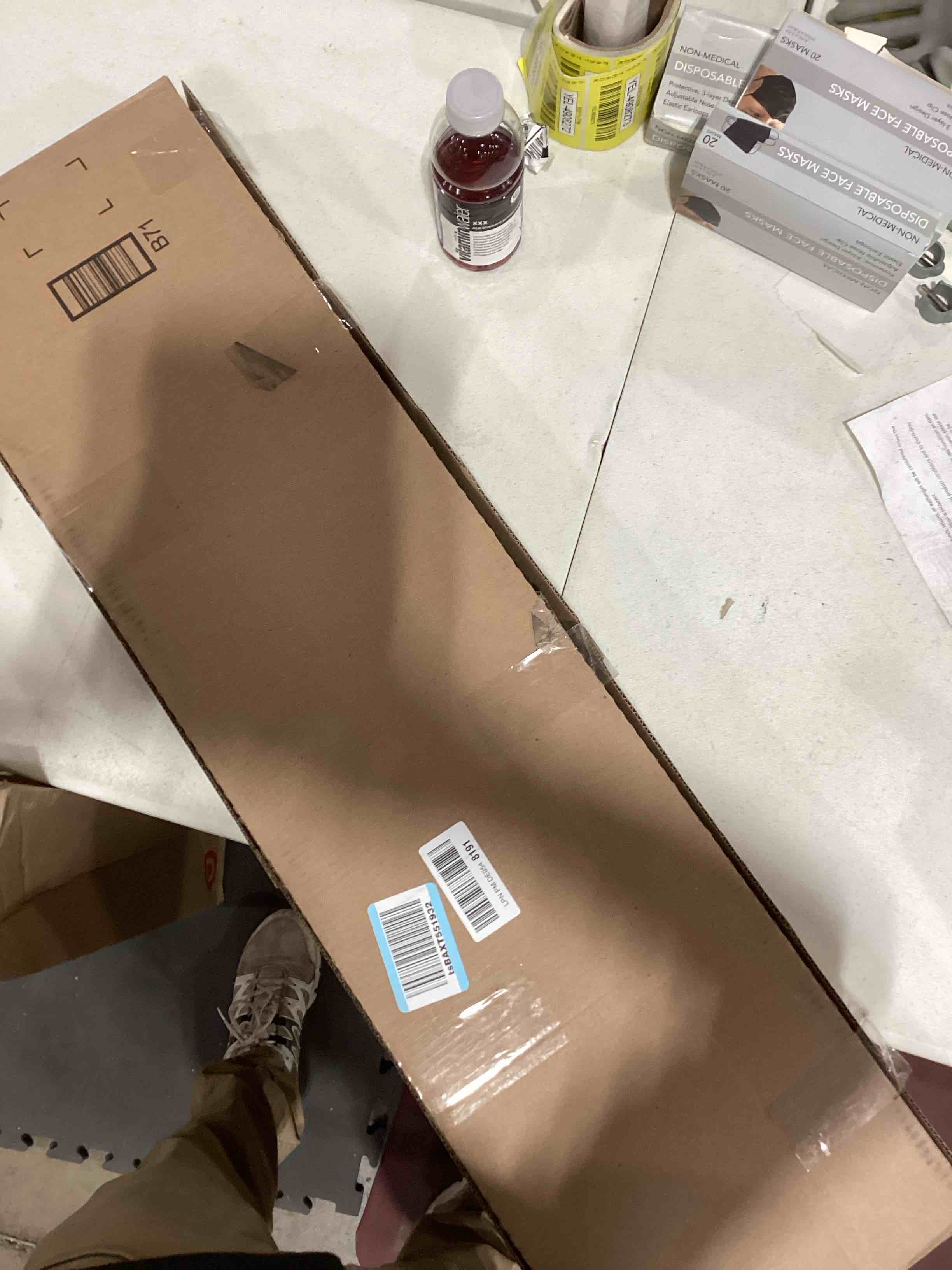 https://s3.amazonaws.com/lotting-images-prod/bidfta/PNK1519663_1734037328569.jpeg