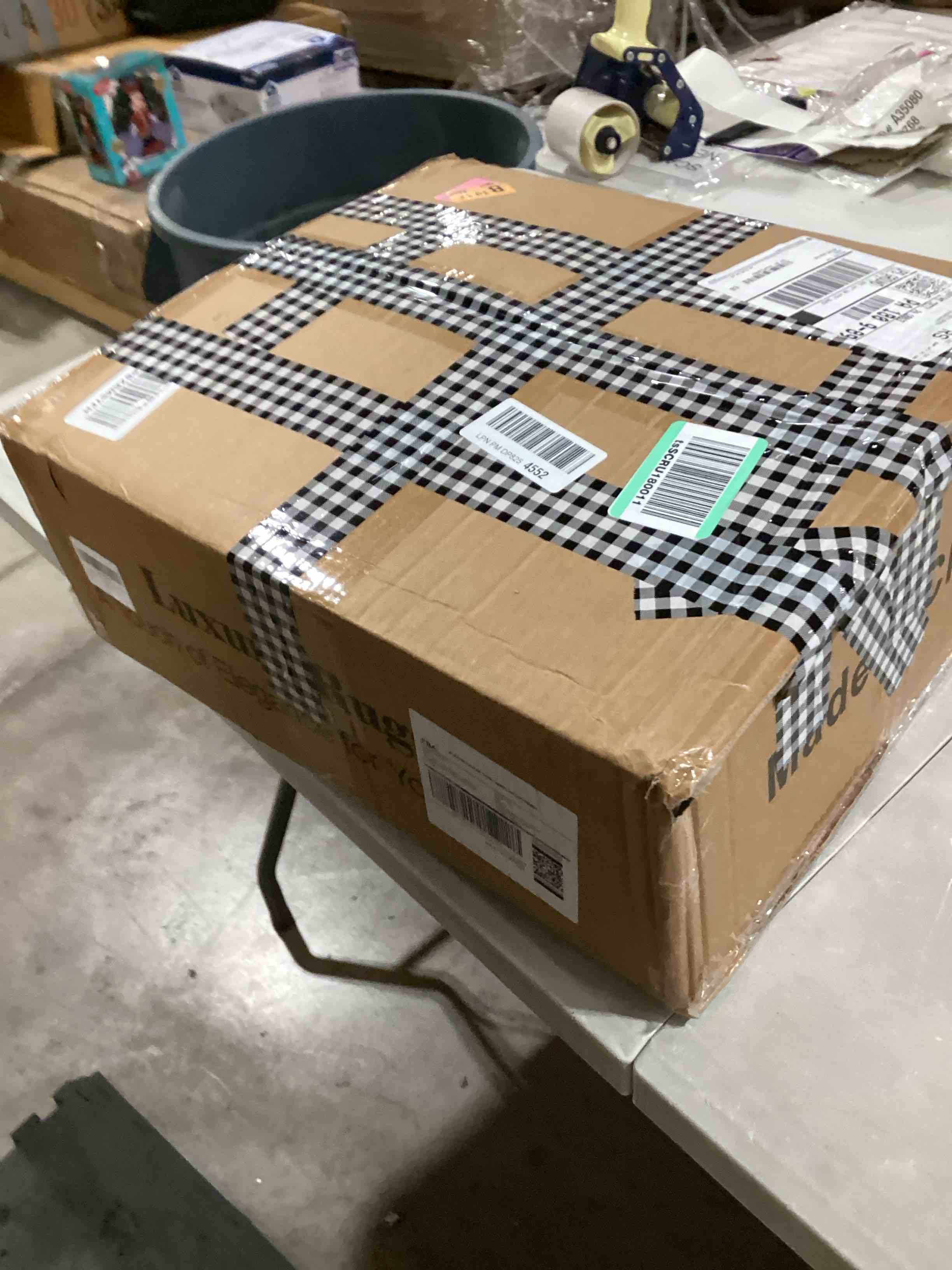 https://s3.amazonaws.com/lotting-images-prod/bidfta/PNK1520552_1735932910390.jpeg