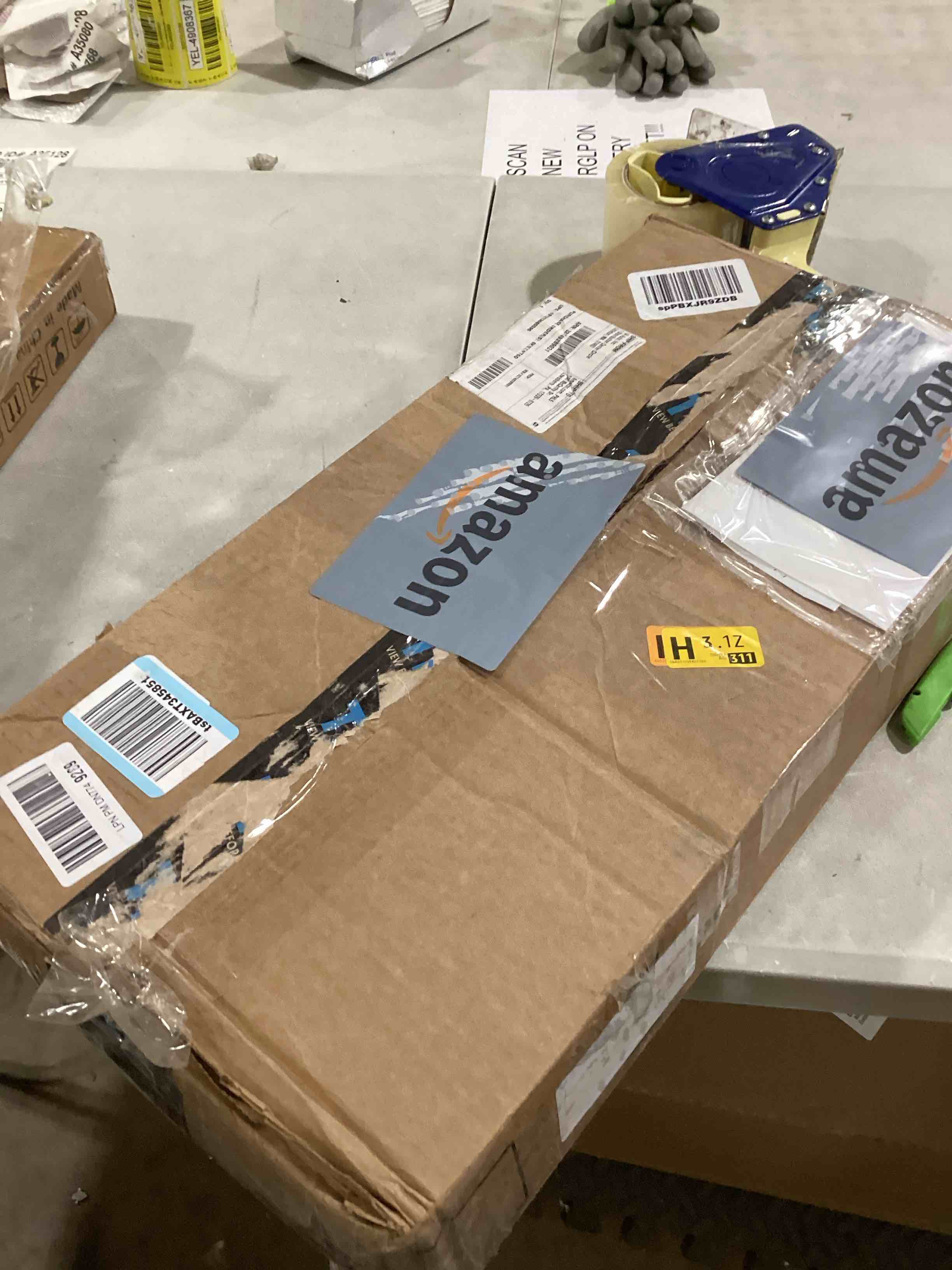 https://s3.amazonaws.com/lotting-images-prod/bidfta/PNK1520555_1735933621621.jpeg