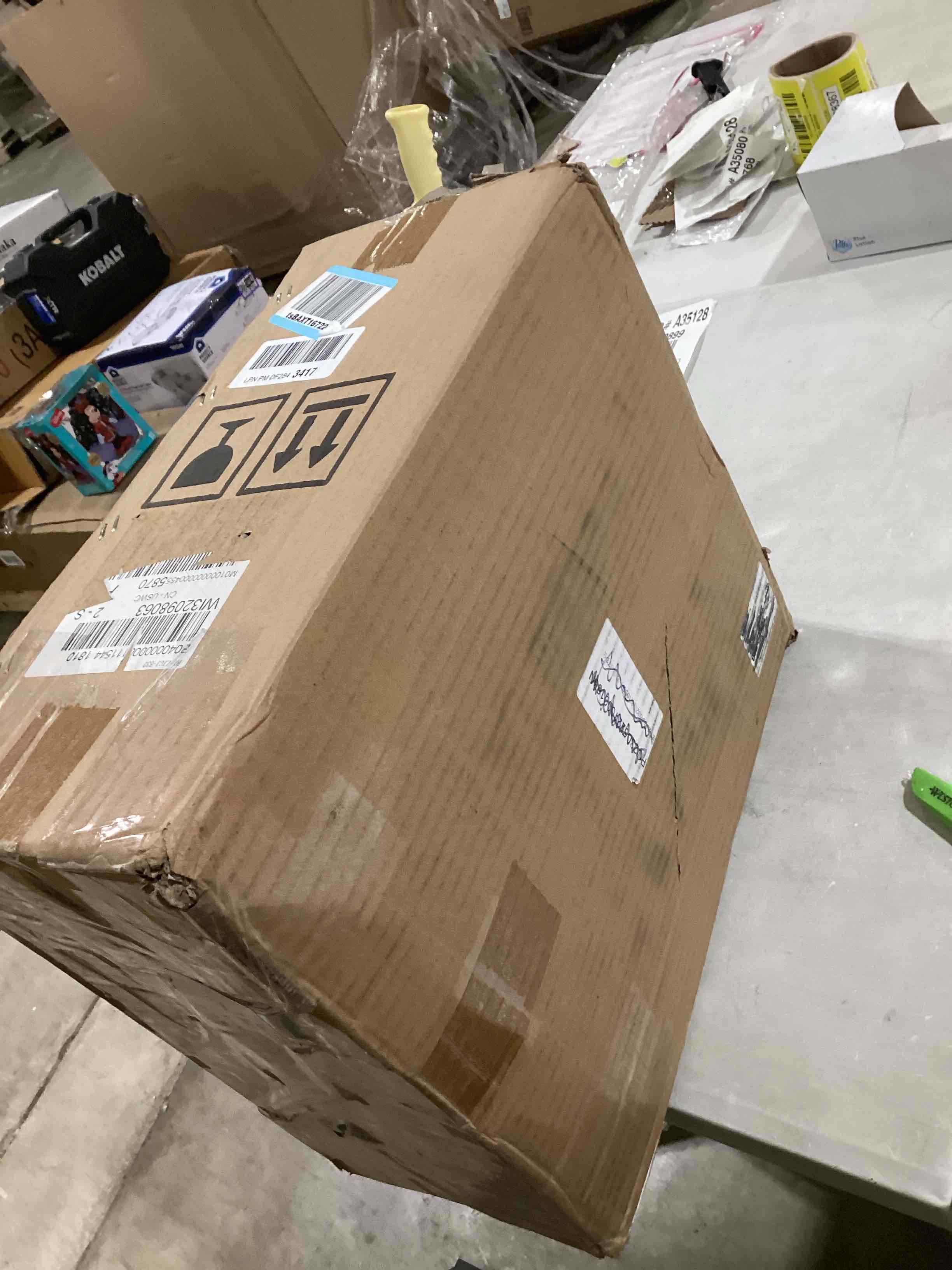 https://s3.amazonaws.com/lotting-images-prod/bidfta/PNK1520576_1735937880630.jpeg
