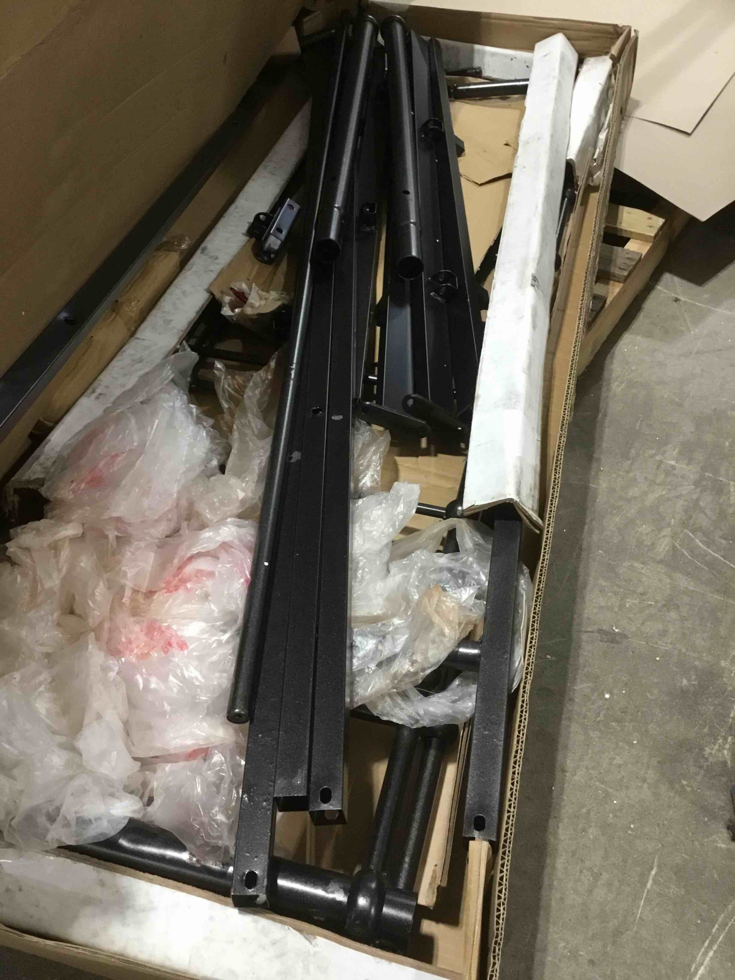 https://s3.amazonaws.com/lotting-images-prod/bidfta/PNK1520750_1736365083148.jpeg