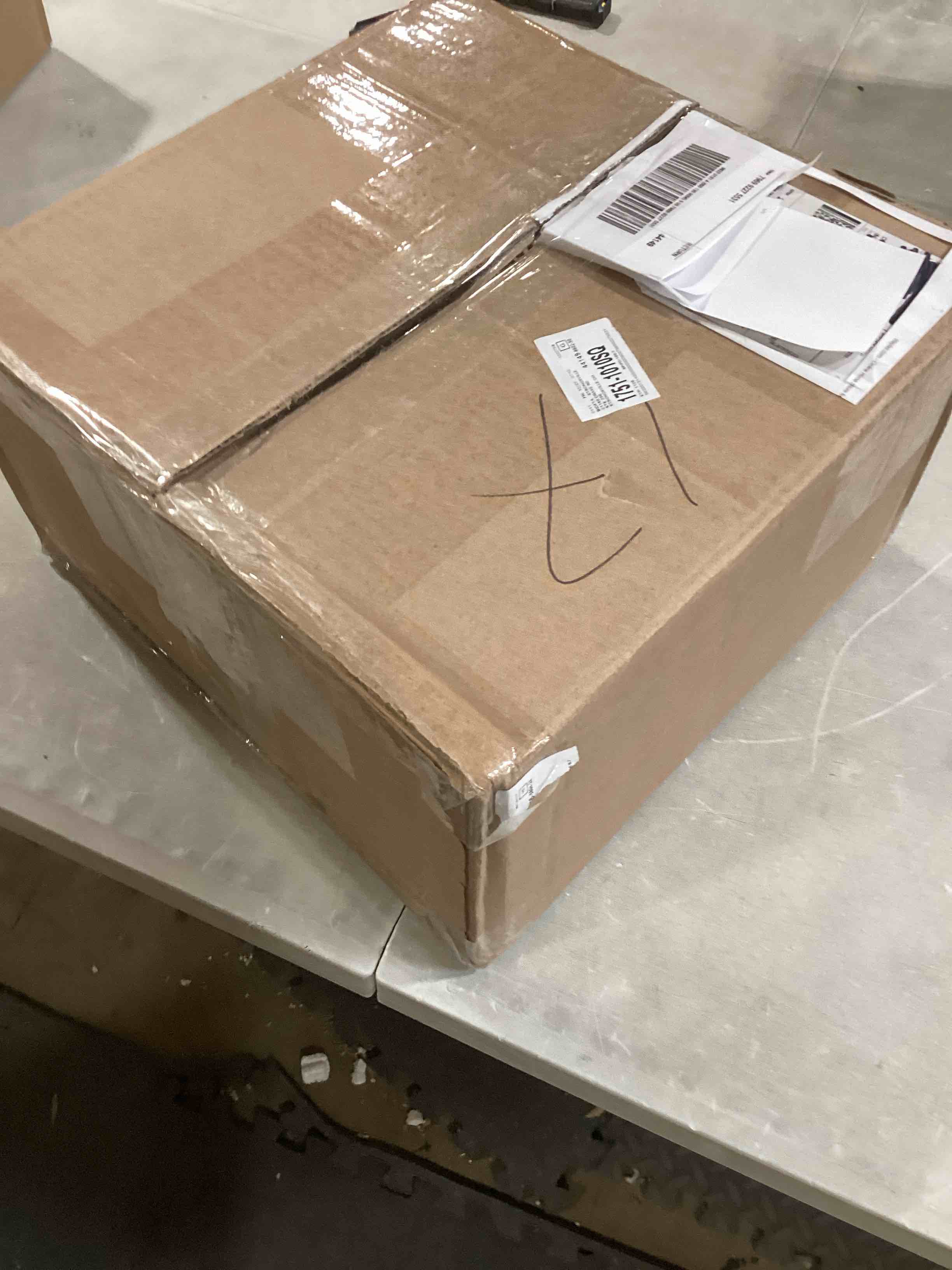 https://s3.amazonaws.com/lotting-images-prod/bidfta/PNK1521681_1739202320638.jpeg