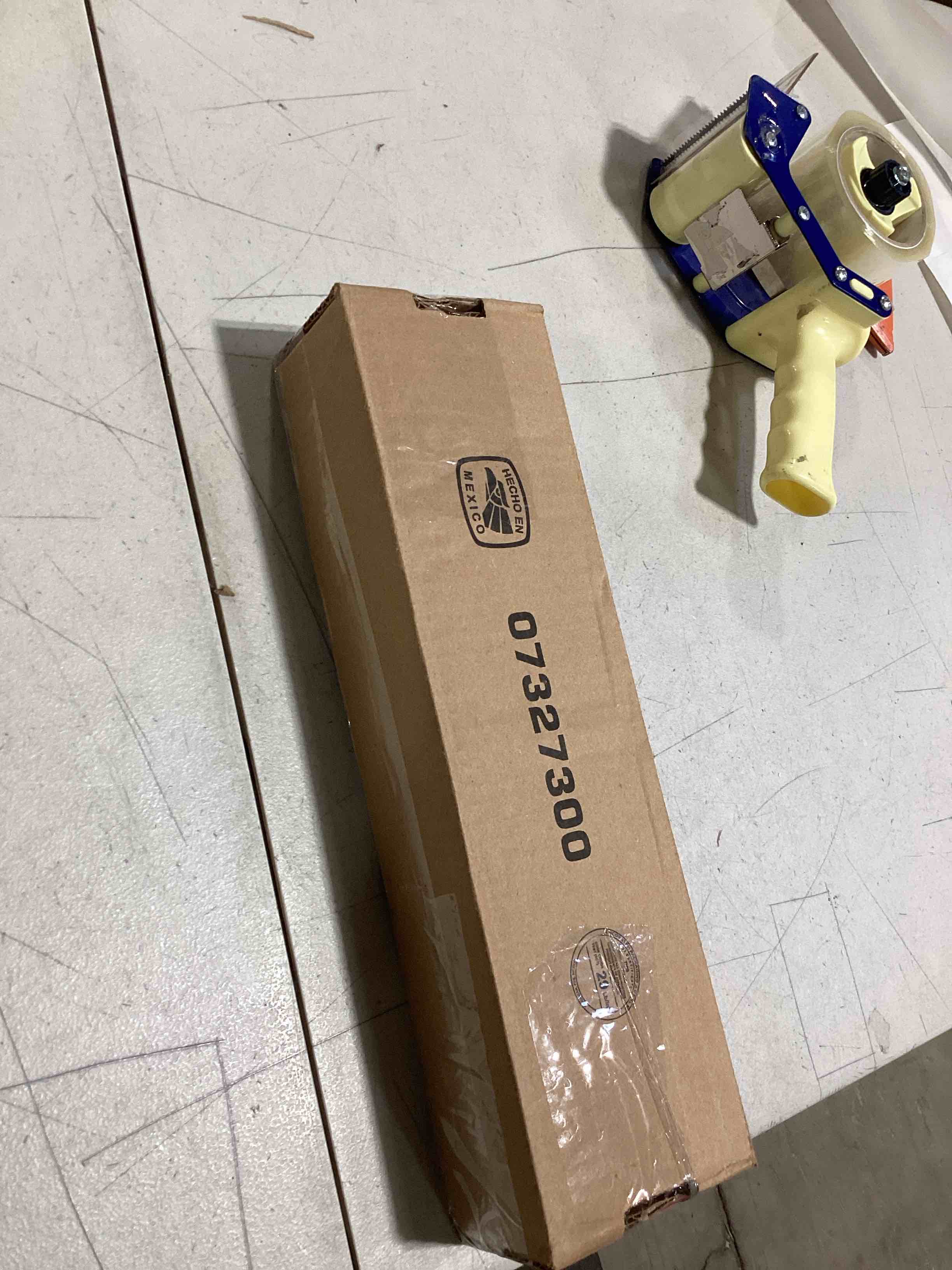 https://s3.amazonaws.com/lotting-images-prod/bidfta/PNK1522019_1734010980061.jpeg