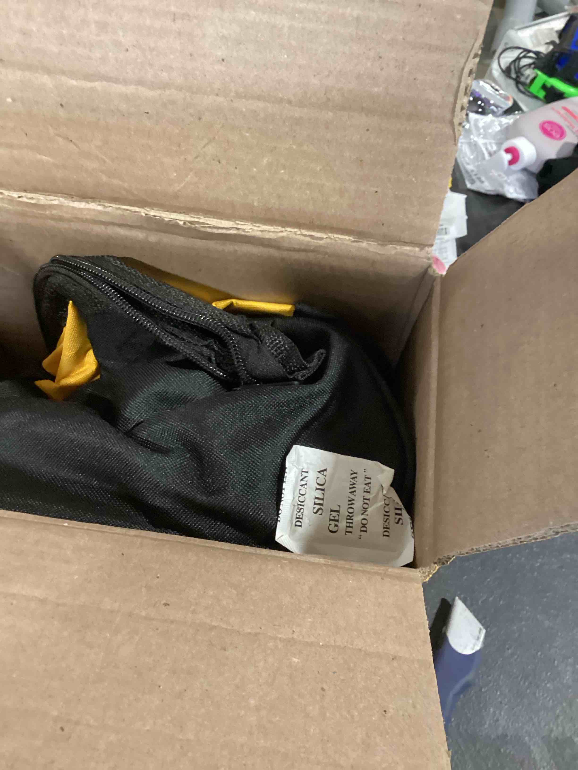 DEWALT 20V MAX Cordless Impact Wrench Kit, 20V MAX, 1/2" Hog Ring With 4-Mode Speed, Includes Battery, Charger and Kit Bag (DCF900P1)