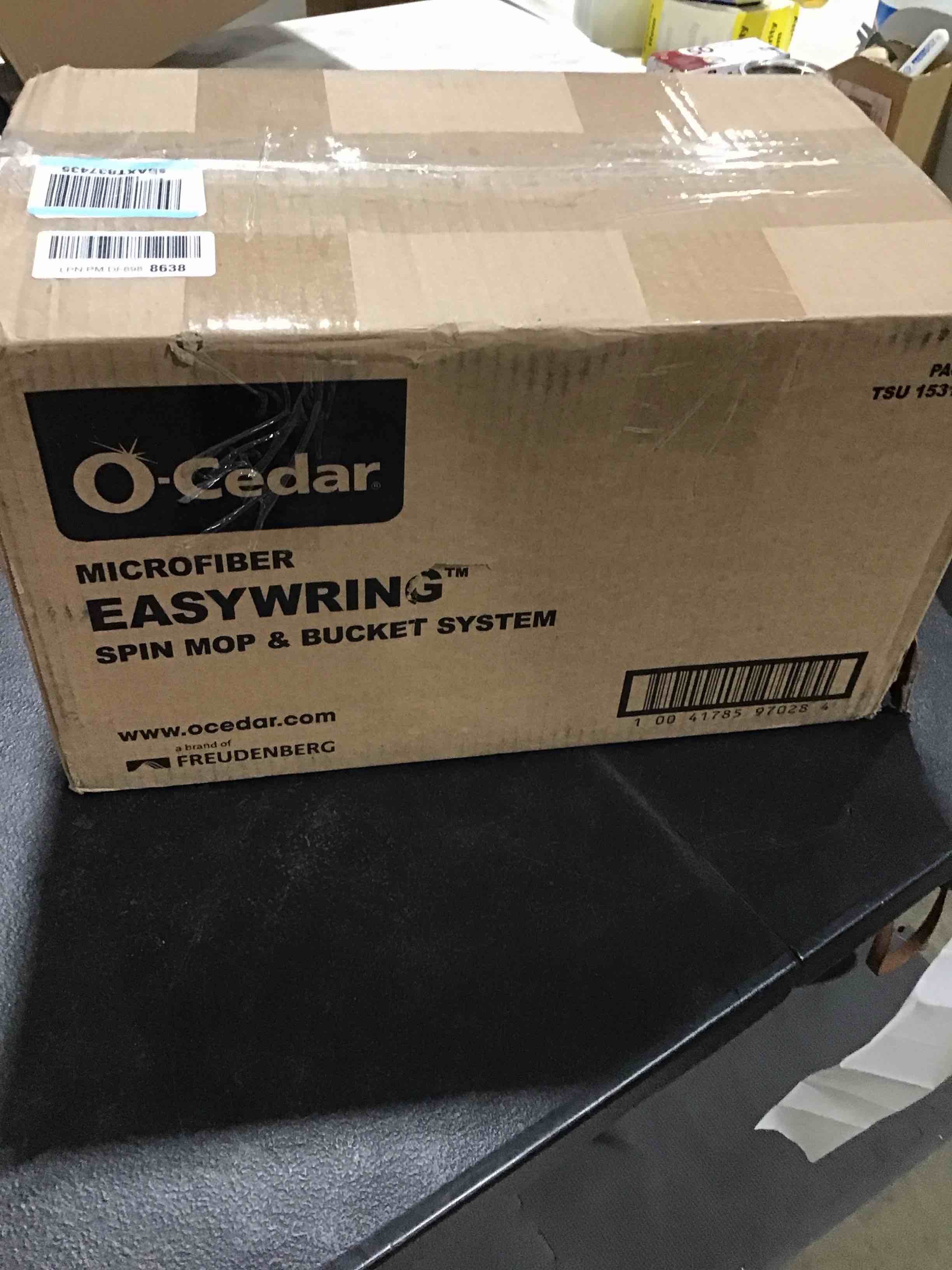 O-Cedar EasyWring Spin Mop & Bucket Floor Cleaning System + 2 EASYWRING Power Refills