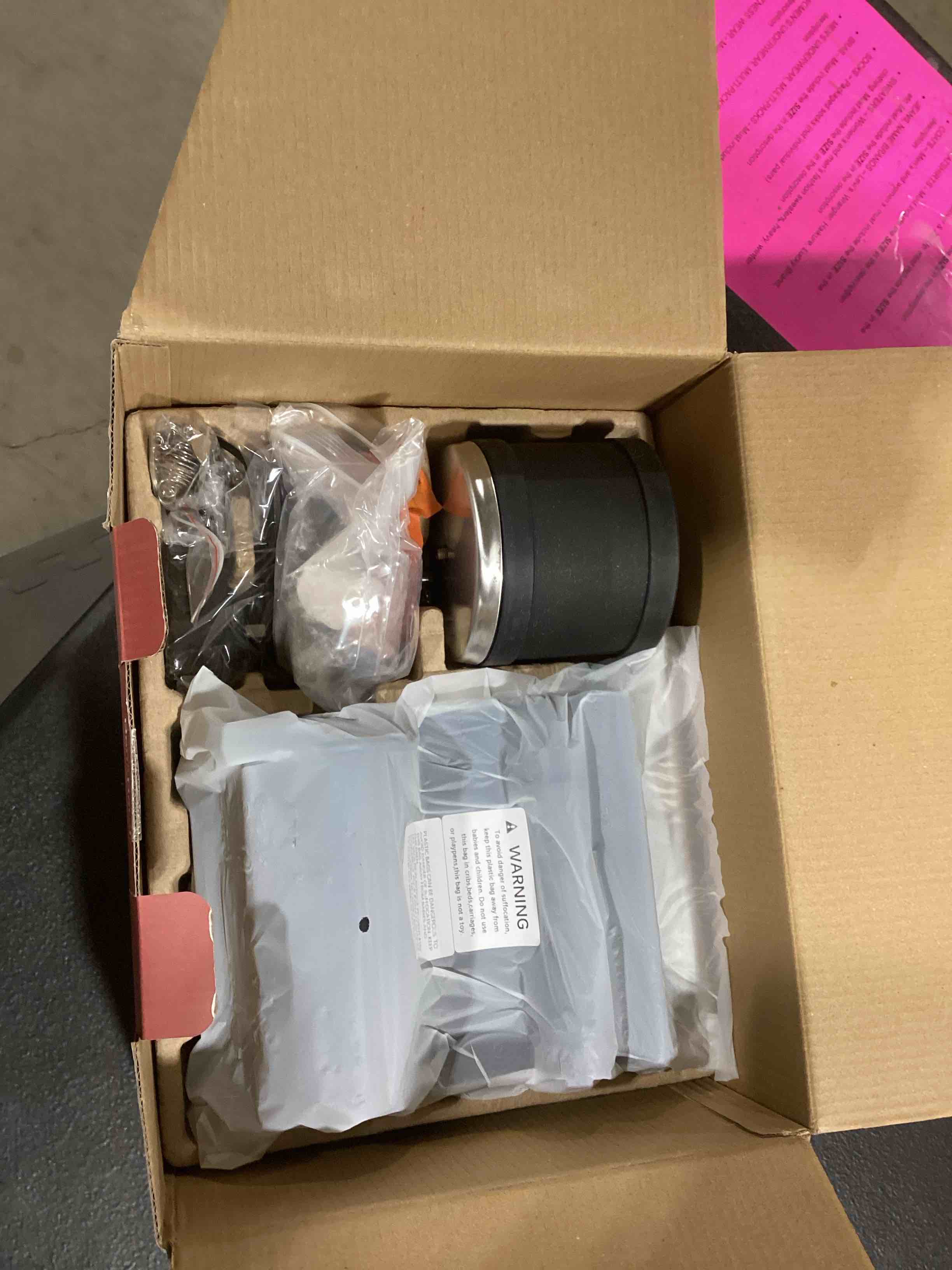 https://s3.amazonaws.com/lotting-images-prod/bidfta/PNK1522784_1735051725235.jpeg
