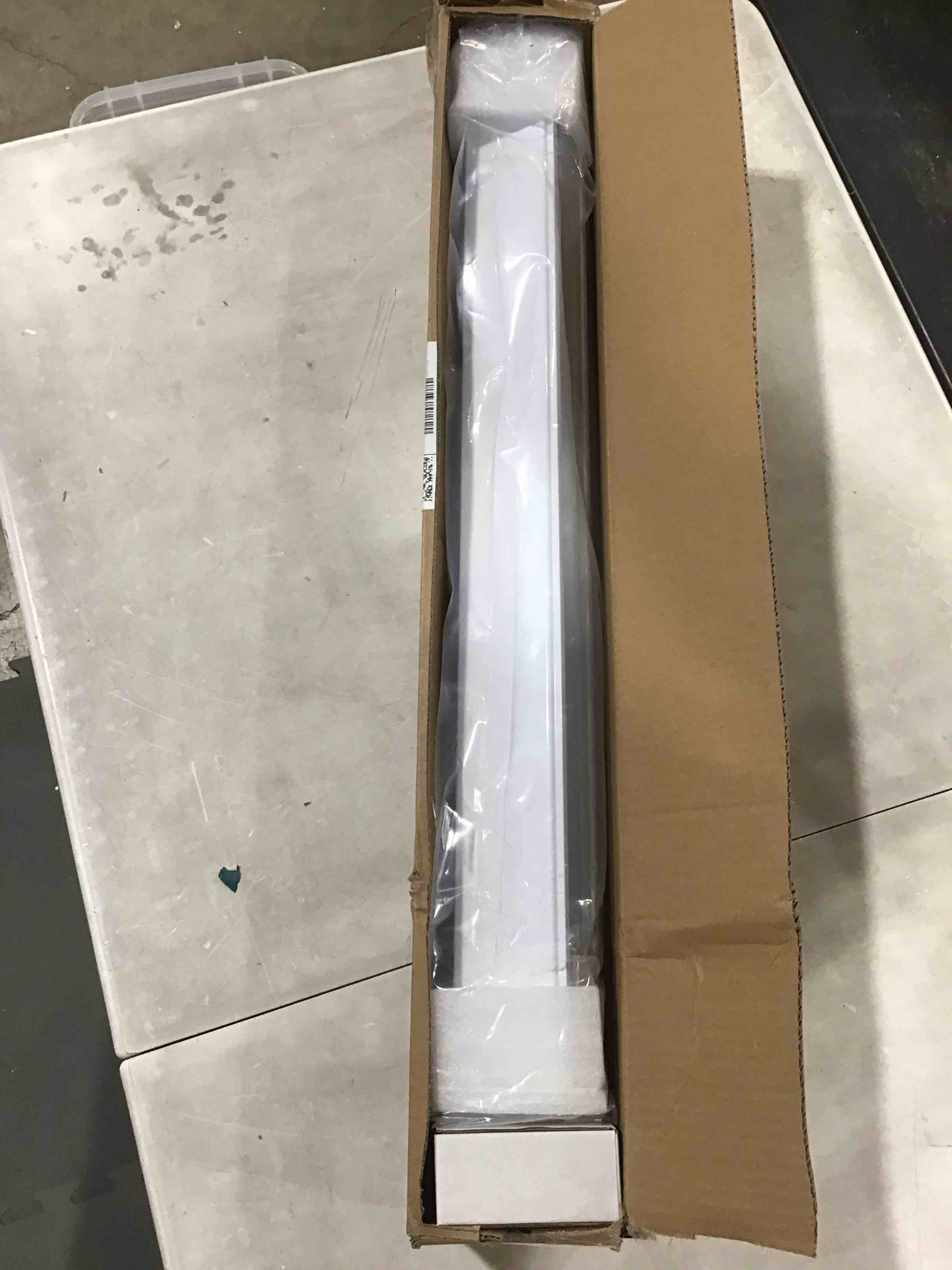 https://s3.amazonaws.com/lotting-images-prod/bidfta/PNK1523361_1739480491931.jpeg