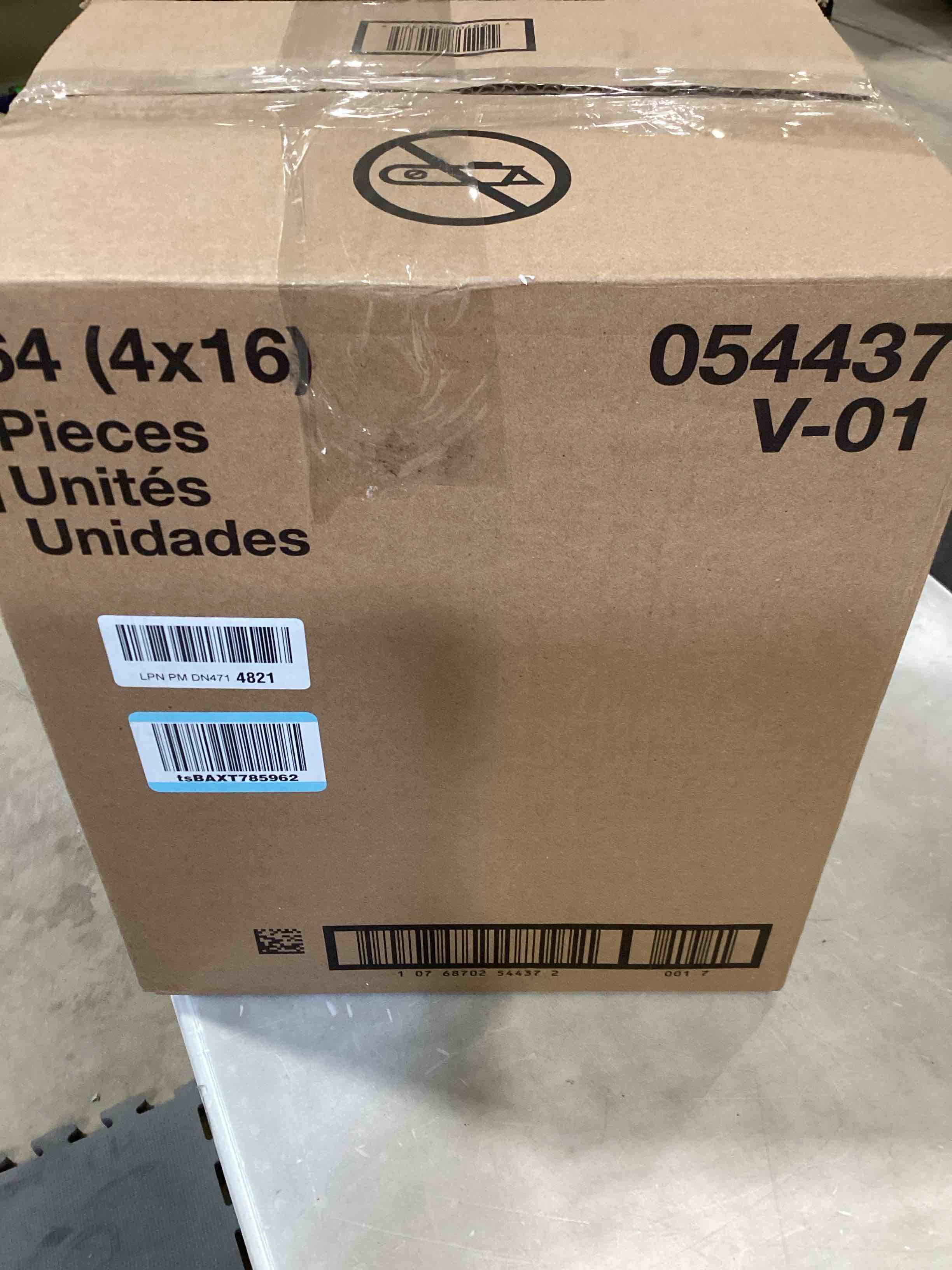 https://s3.amazonaws.com/lotting-images-prod/bidfta/PNK1523450_1739816175392.jpeg