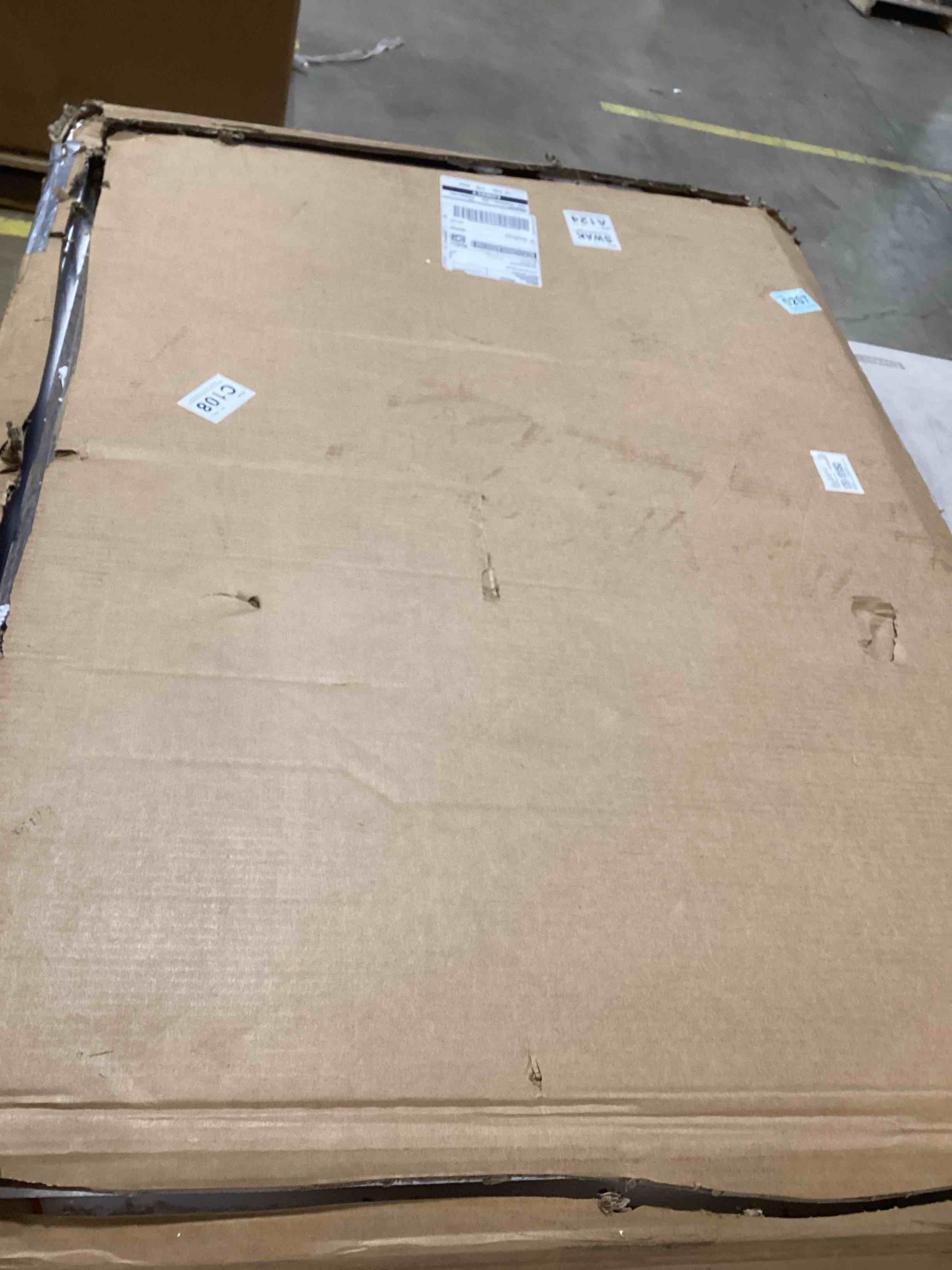 https://s3.amazonaws.com/lotting-images-prod/bidfta/PNK1523990_1740502531433.jpeg