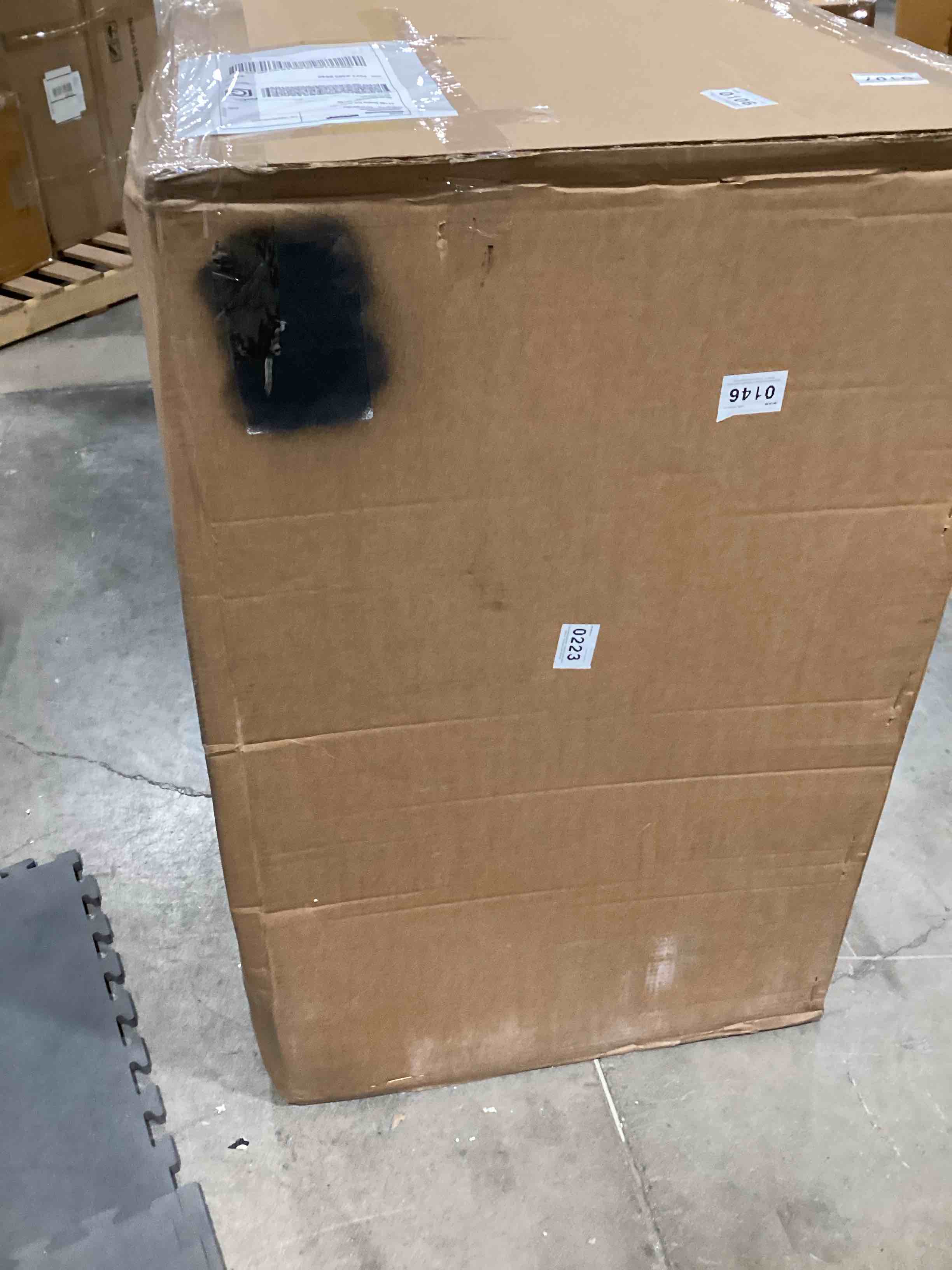 https://s3.amazonaws.com/lotting-images-prod/bidfta/PNK1524074_1740575855610.jpeg