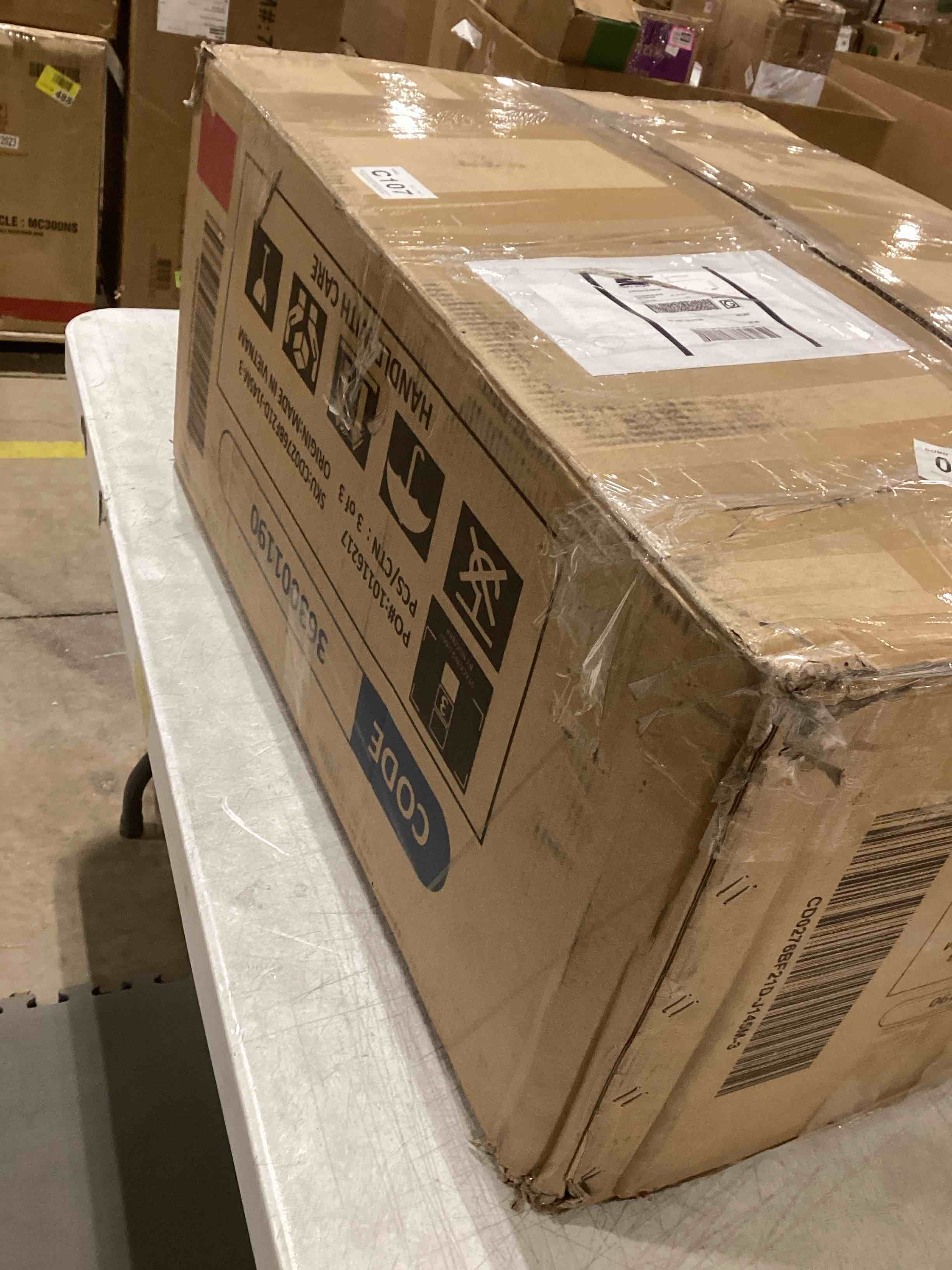 https://s3.amazonaws.com/lotting-images-prod/bidfta/PNK1524602_1741177762714.jpeg