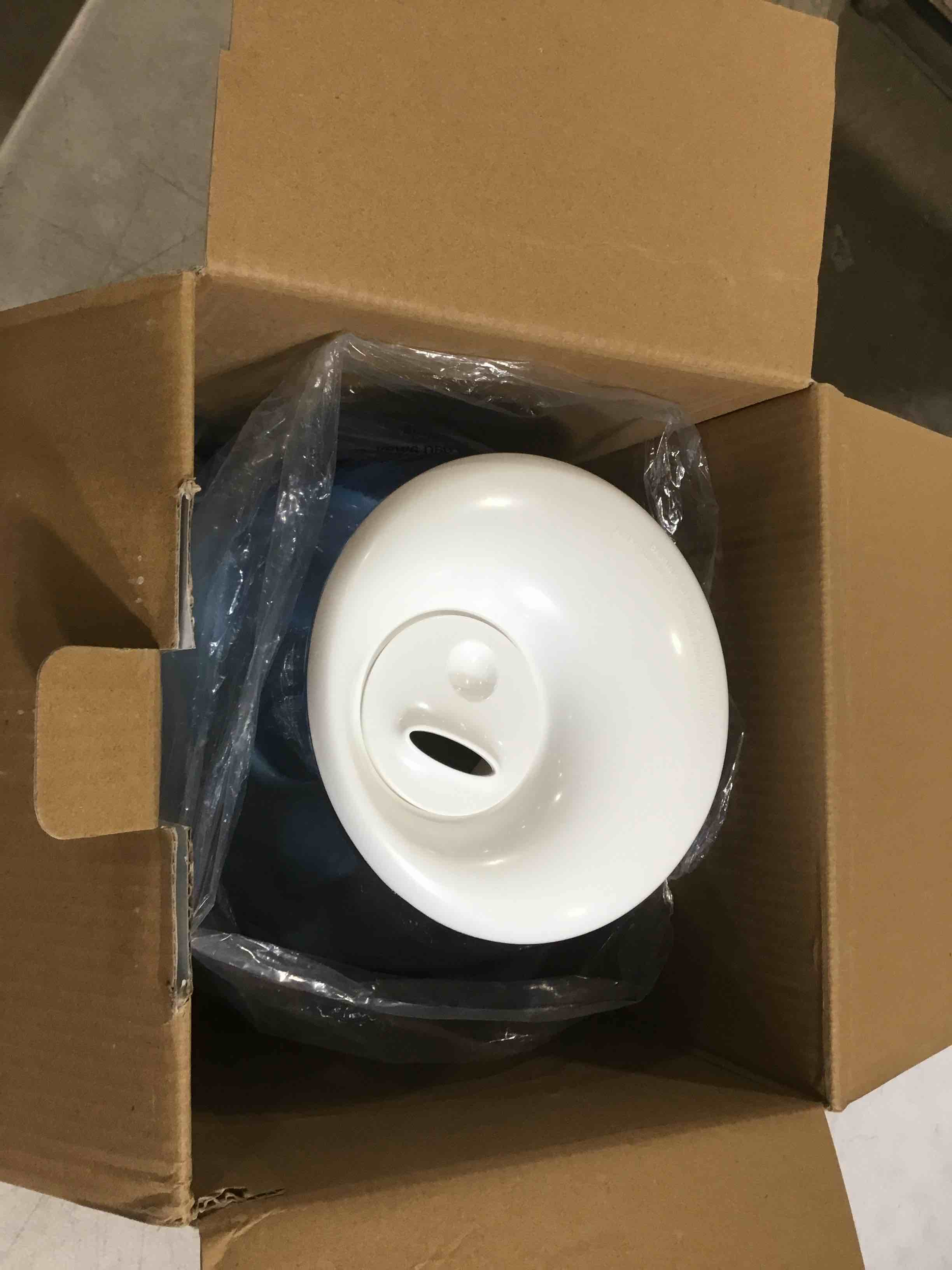 https://s3.amazonaws.com/lotting-images-prod/bidfta/PNK1524898_1741965079200.jpeg