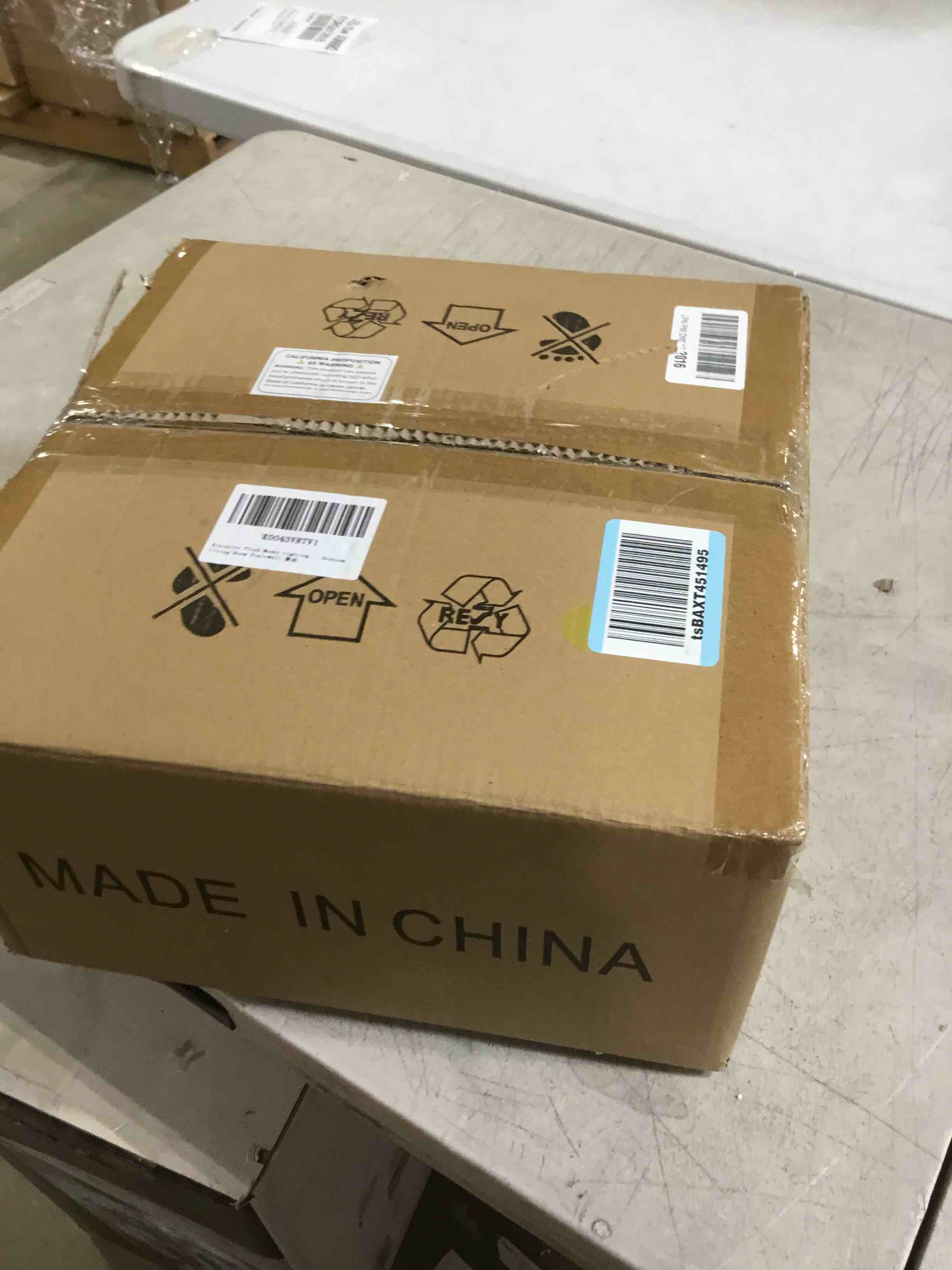 https://s3.amazonaws.com/lotting-images-prod/bidfta/PNK1524922_1741974413066.jpeg